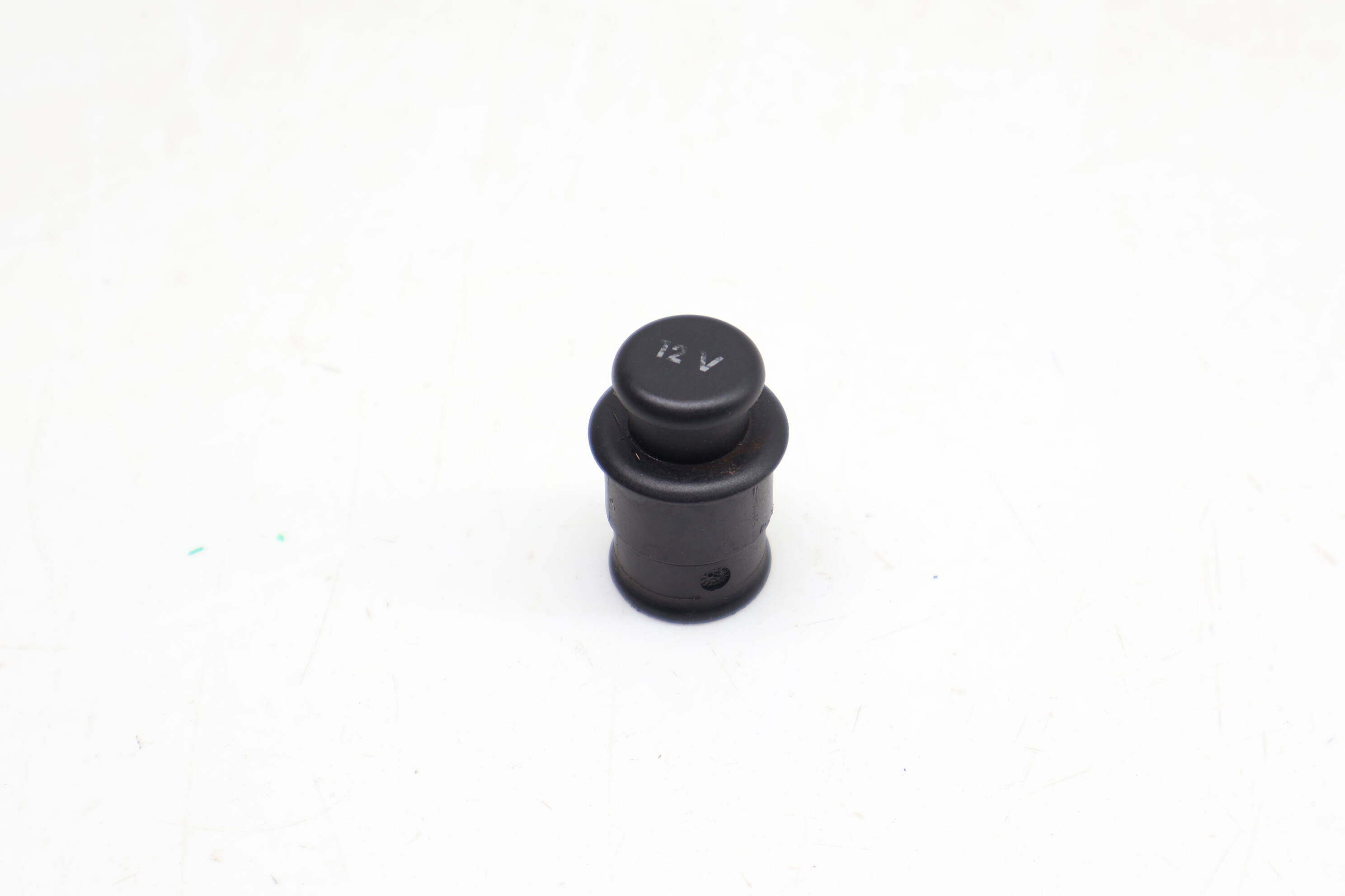Cigarette Lighter Outlet Cover / 12V Plug 7L6919311 95865231100