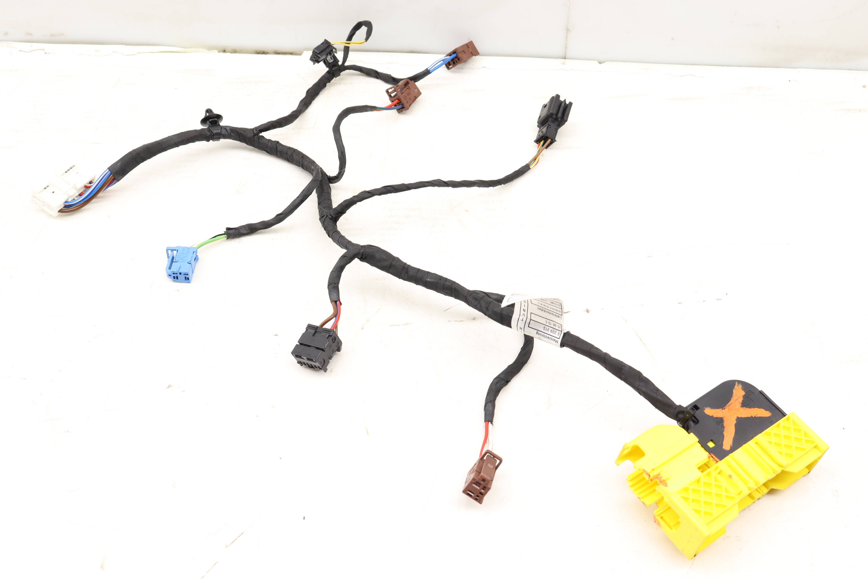 BMW Front Right Seat Wiring Harness 61129339322 