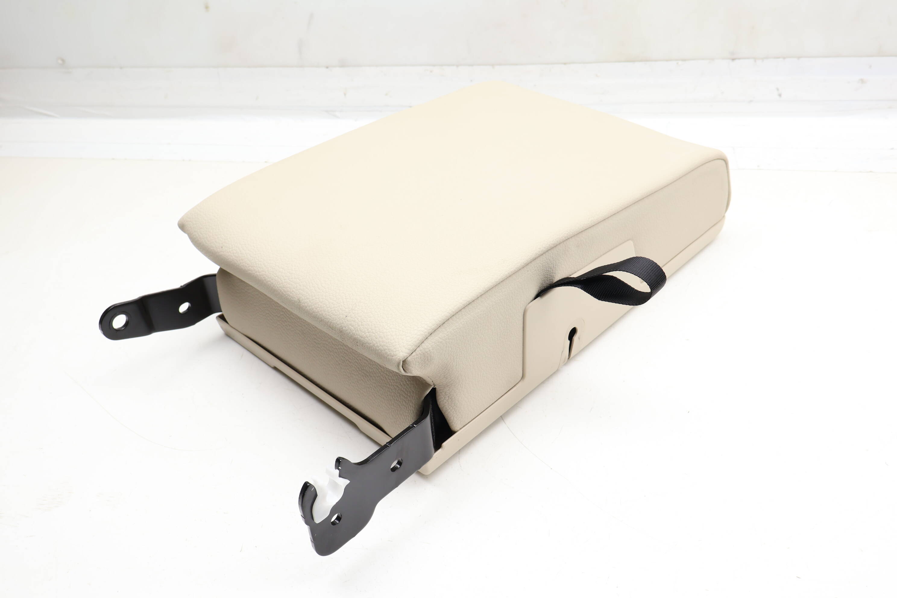 Upper Center Seat Backrest 5N0885828M