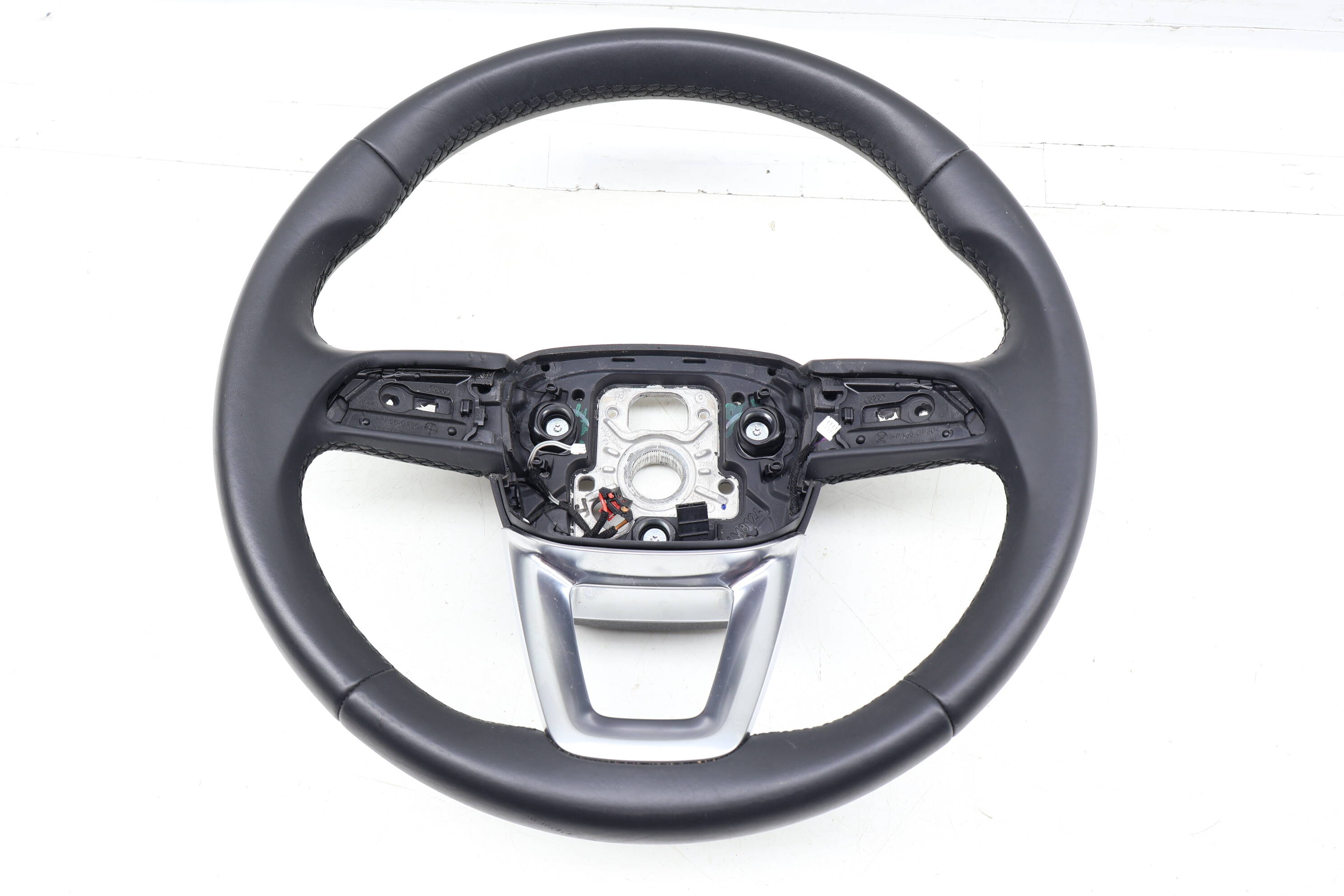 3-Spoke Leather Steering Wheel (Heated) 8W0419091GM