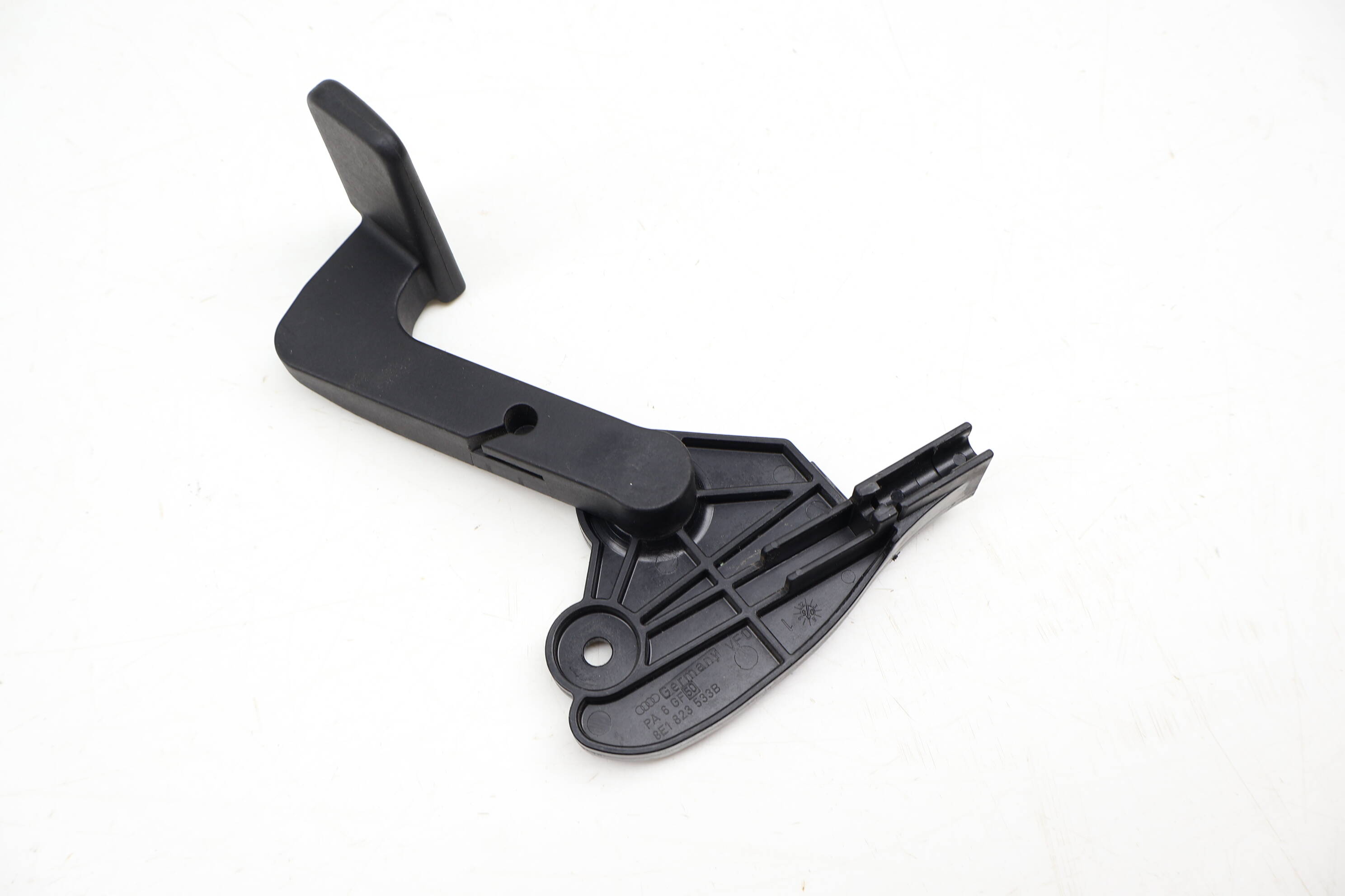 Hood Latch Release Lever / Handle 8E1823533B