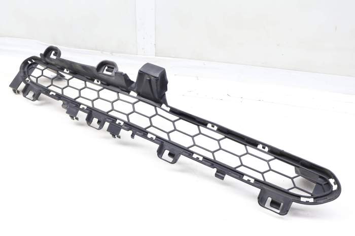 Upper Center Grille (M) 51118054013 main product photo