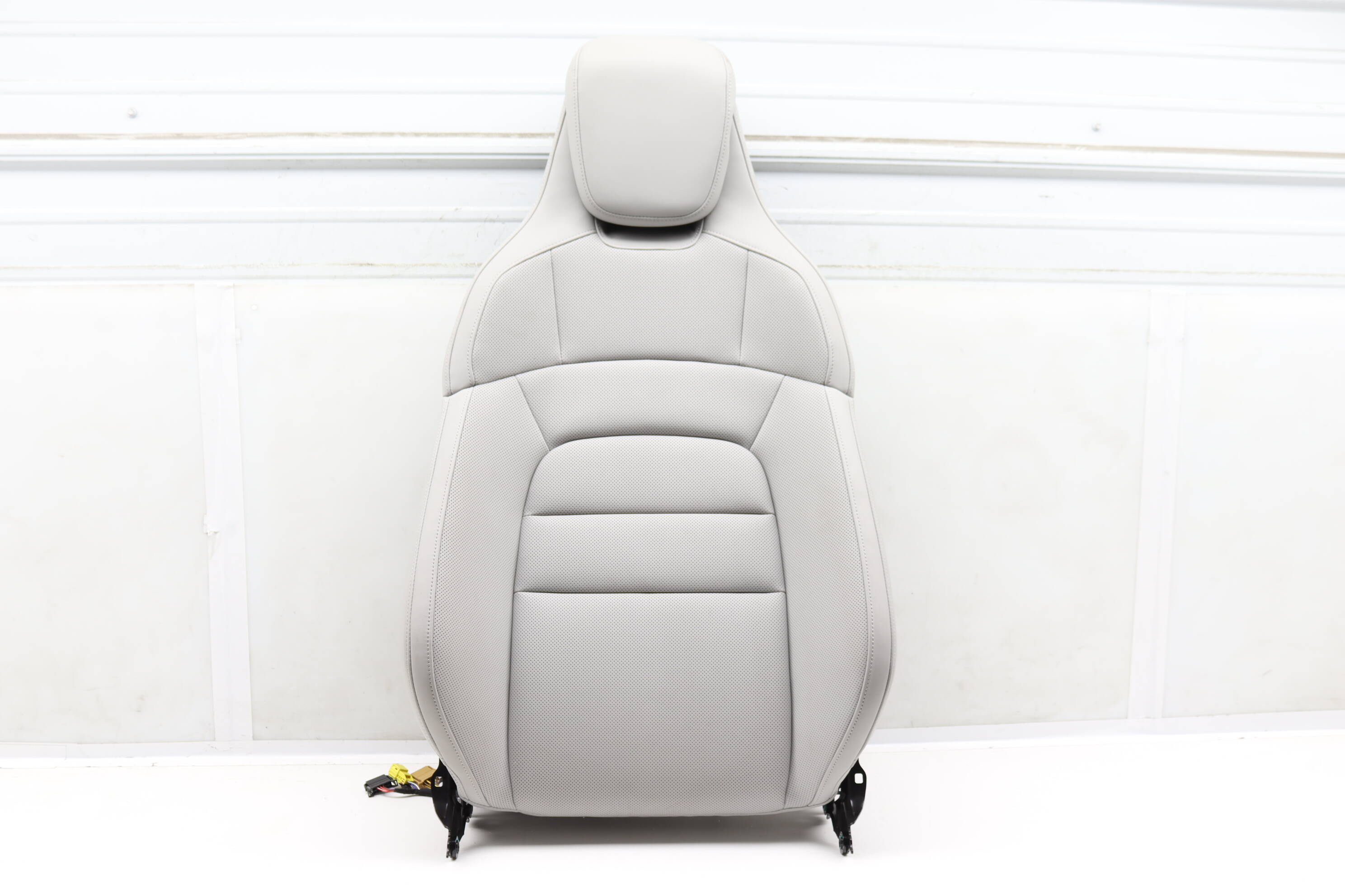 Upper Seat Backrest Cushion (Ventilated) 9J1881806J