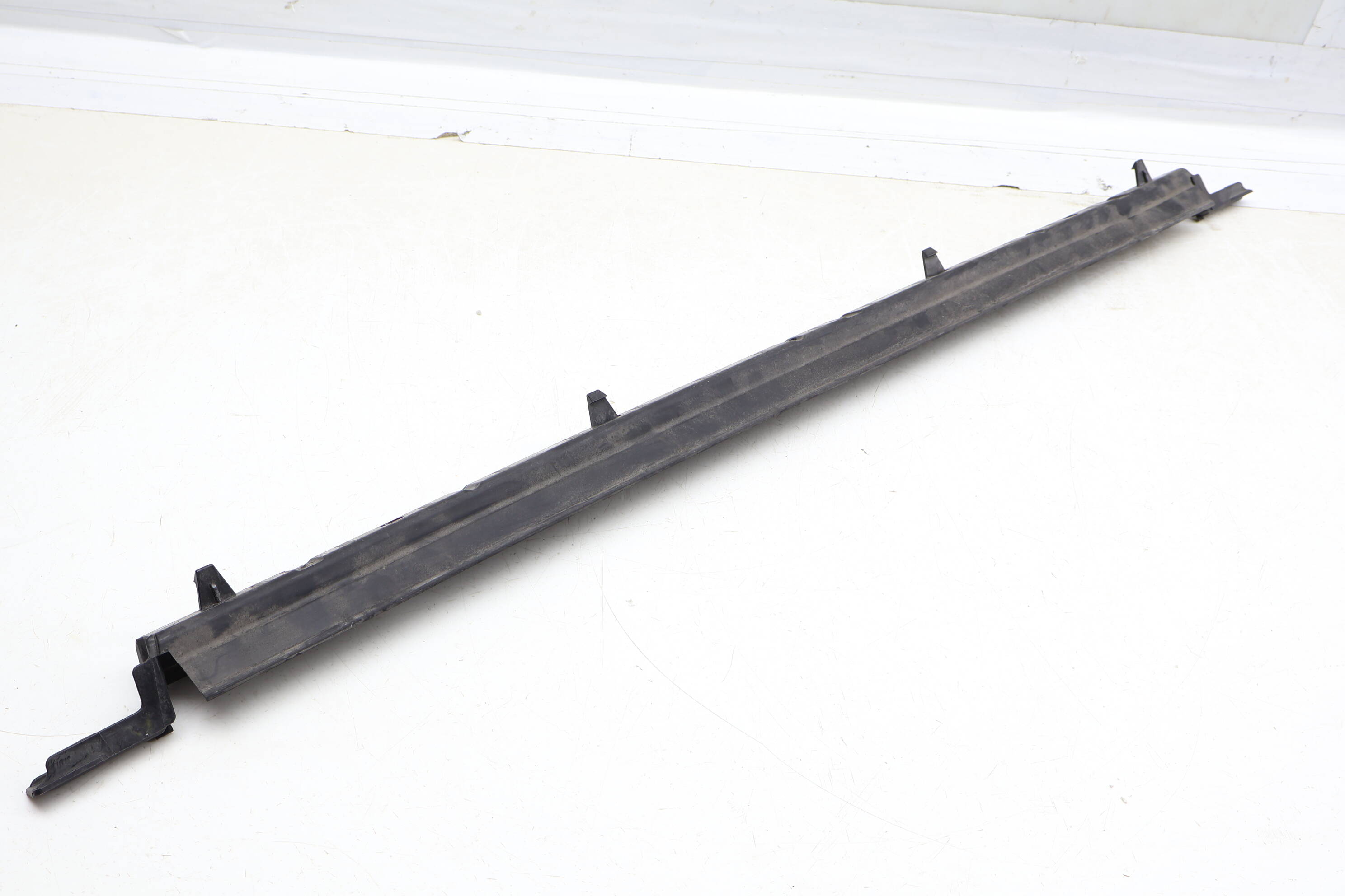 Radiator Air Duct / Guide (Lower) 8W0121293A