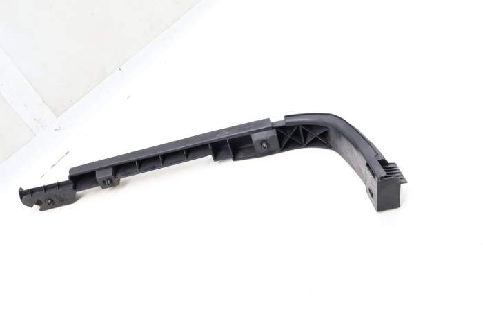 Bumper Guide / Mount Bracket 7D0807394 main product photo