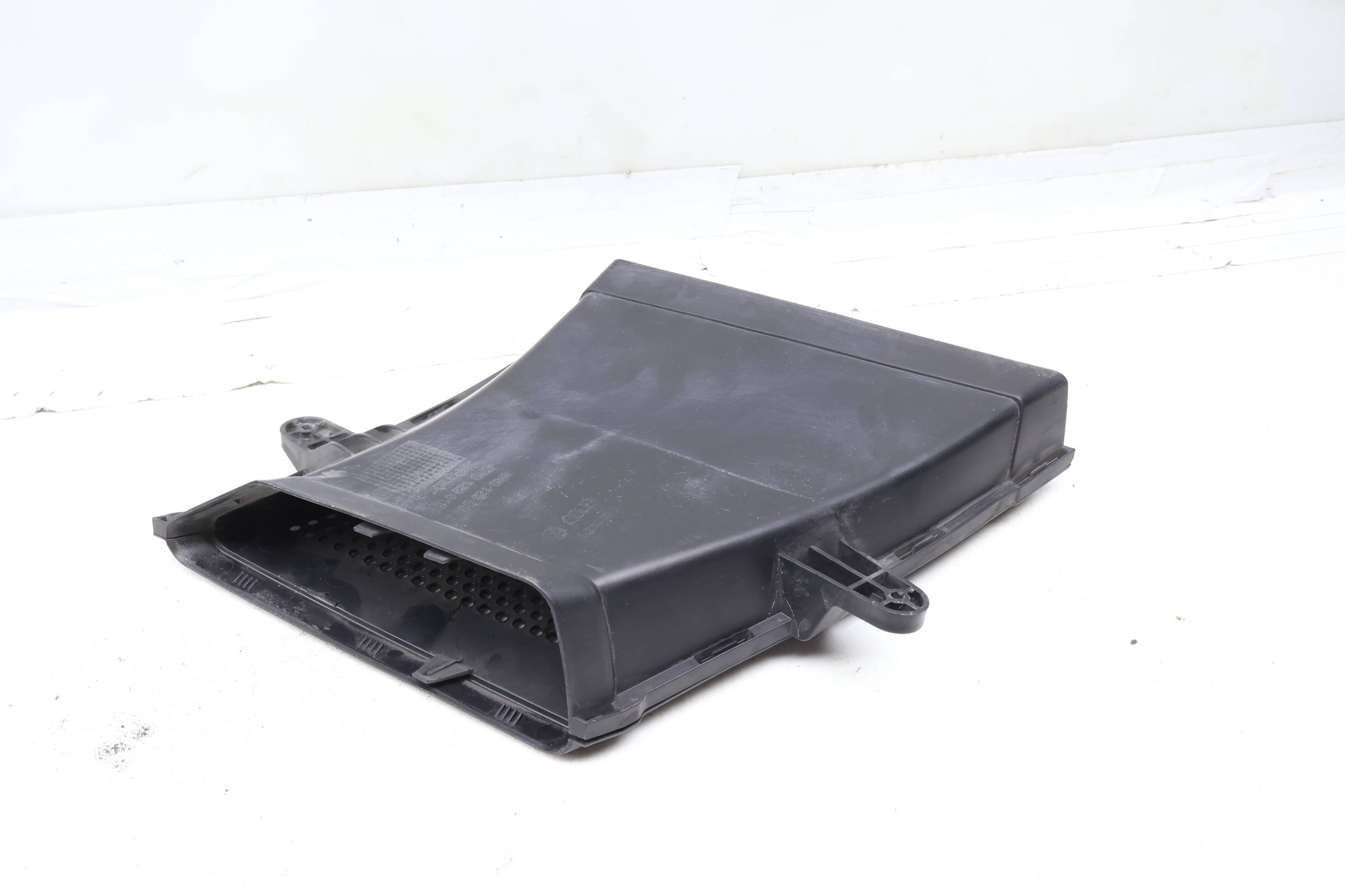 Air Intake Duct 8R0129618J