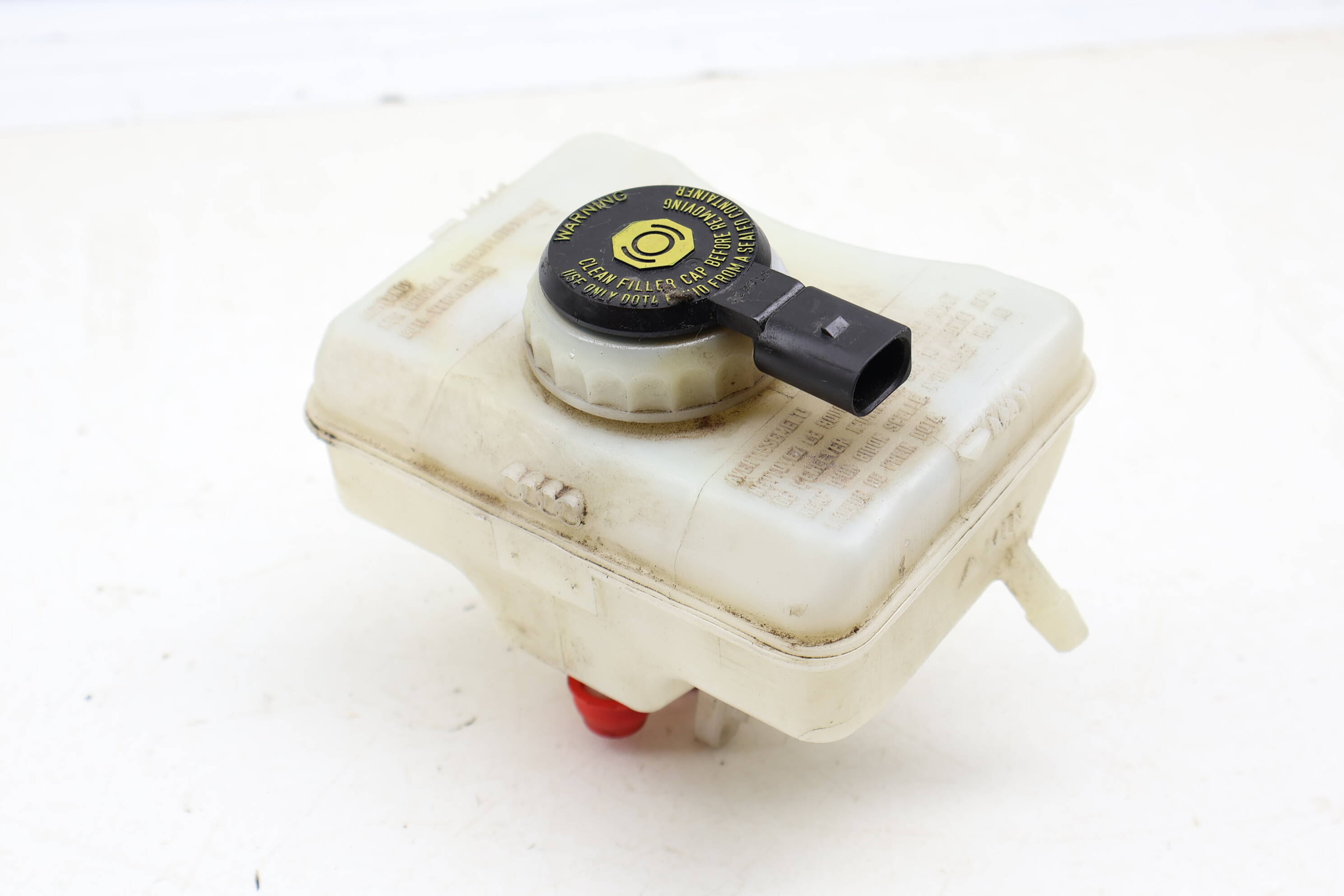 Brake Fluid Reservoir / Tank 8K0611301A