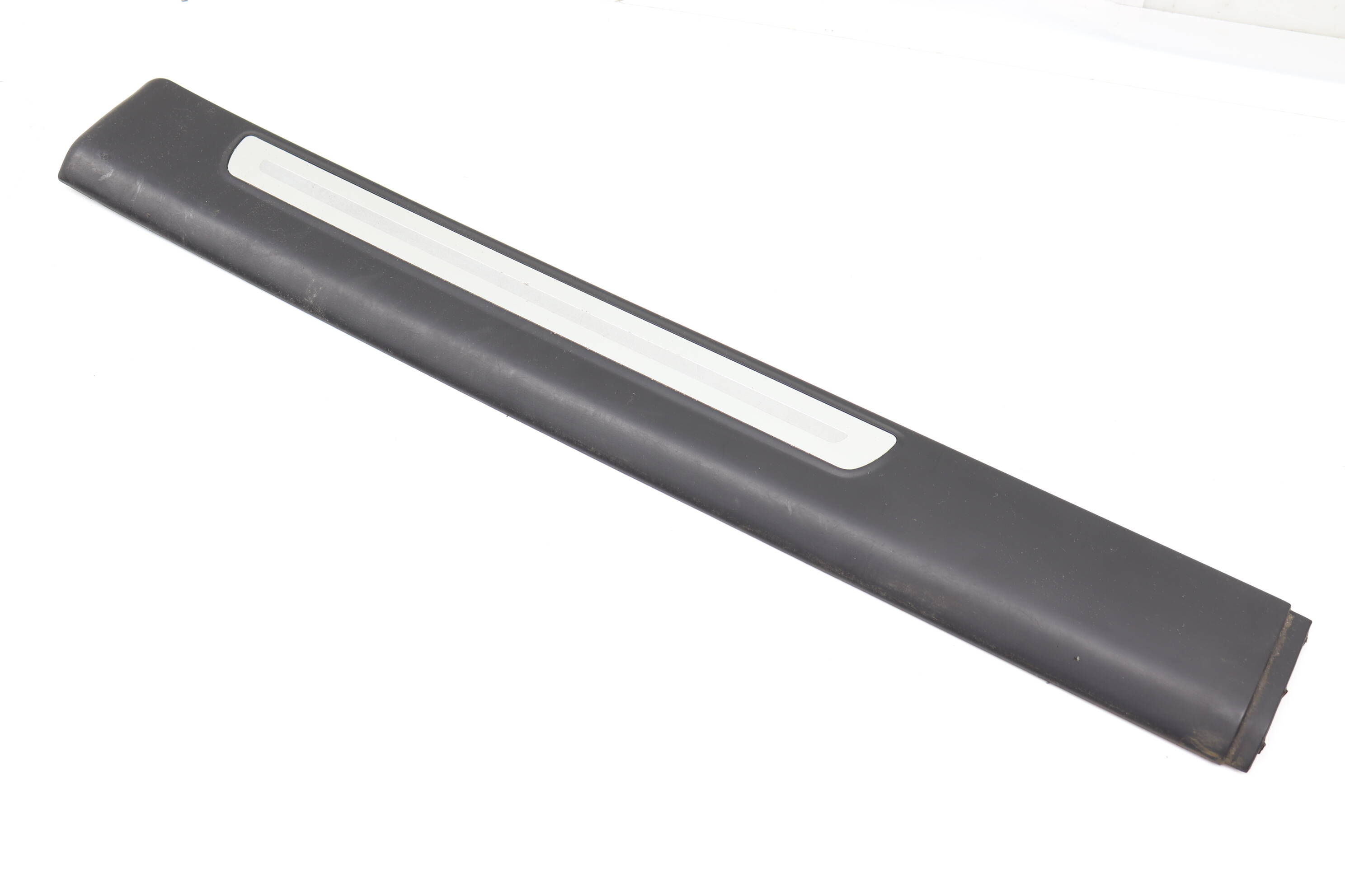 Door&#x20;Sill&#x20;&#x2F;&#x20;Scuff&#x20;Plate&#x20;4F0853376H