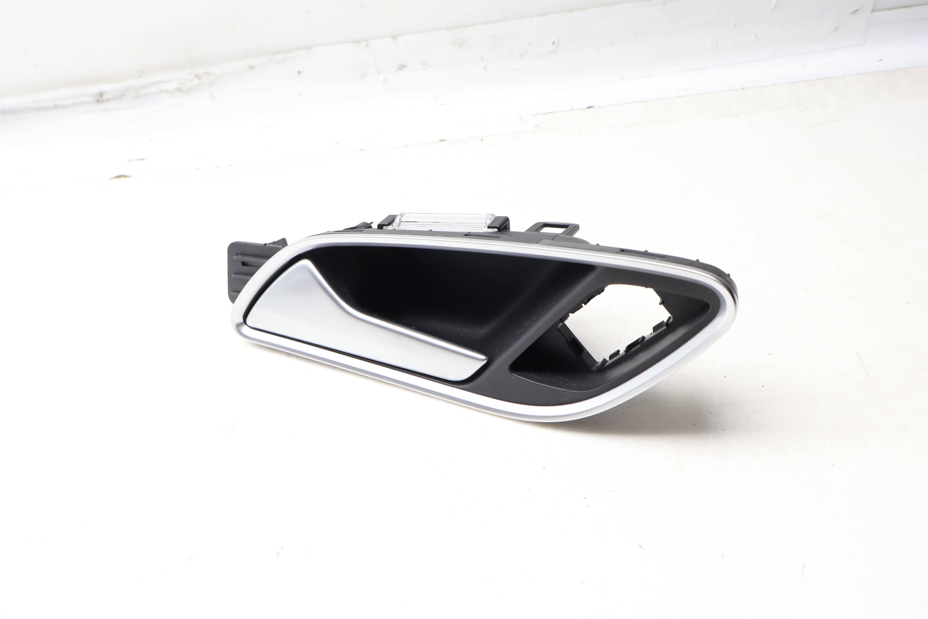 Audi Front Left Interior Door Handle / Release 8U1837019A