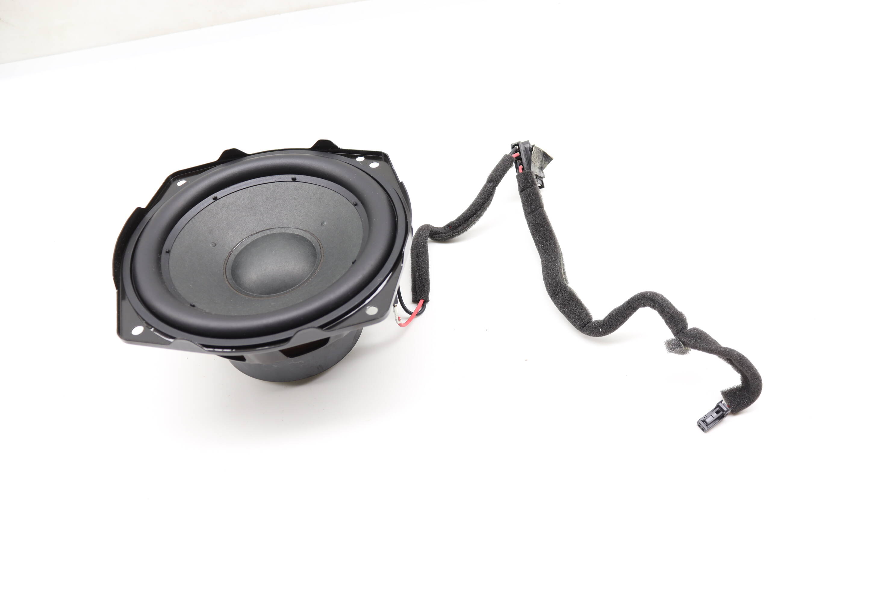 Audi Front Right Door Speaker / Woofer 4K0035298 Audi Front Right Door Speaker / Woofer 4K0035298