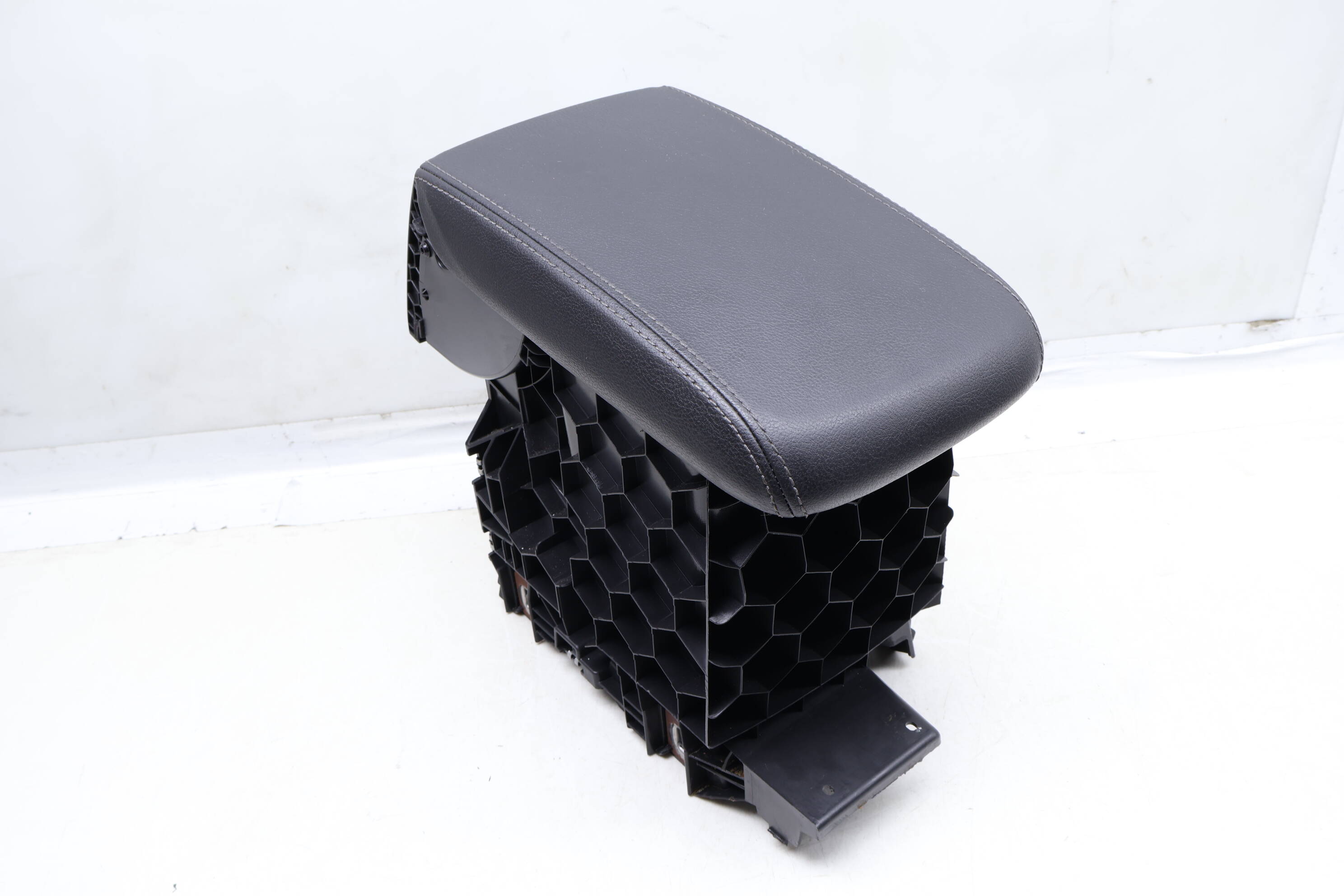 Center Armrest / Arm Rest Assembly 561864207AA