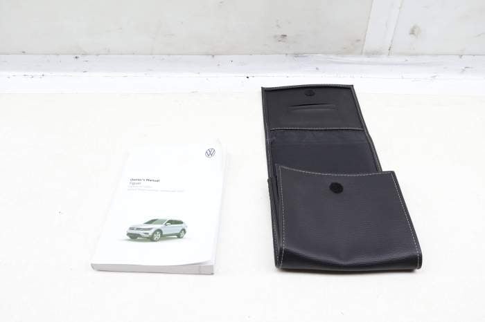2021 Owners Manual (Tiguan) main product photo