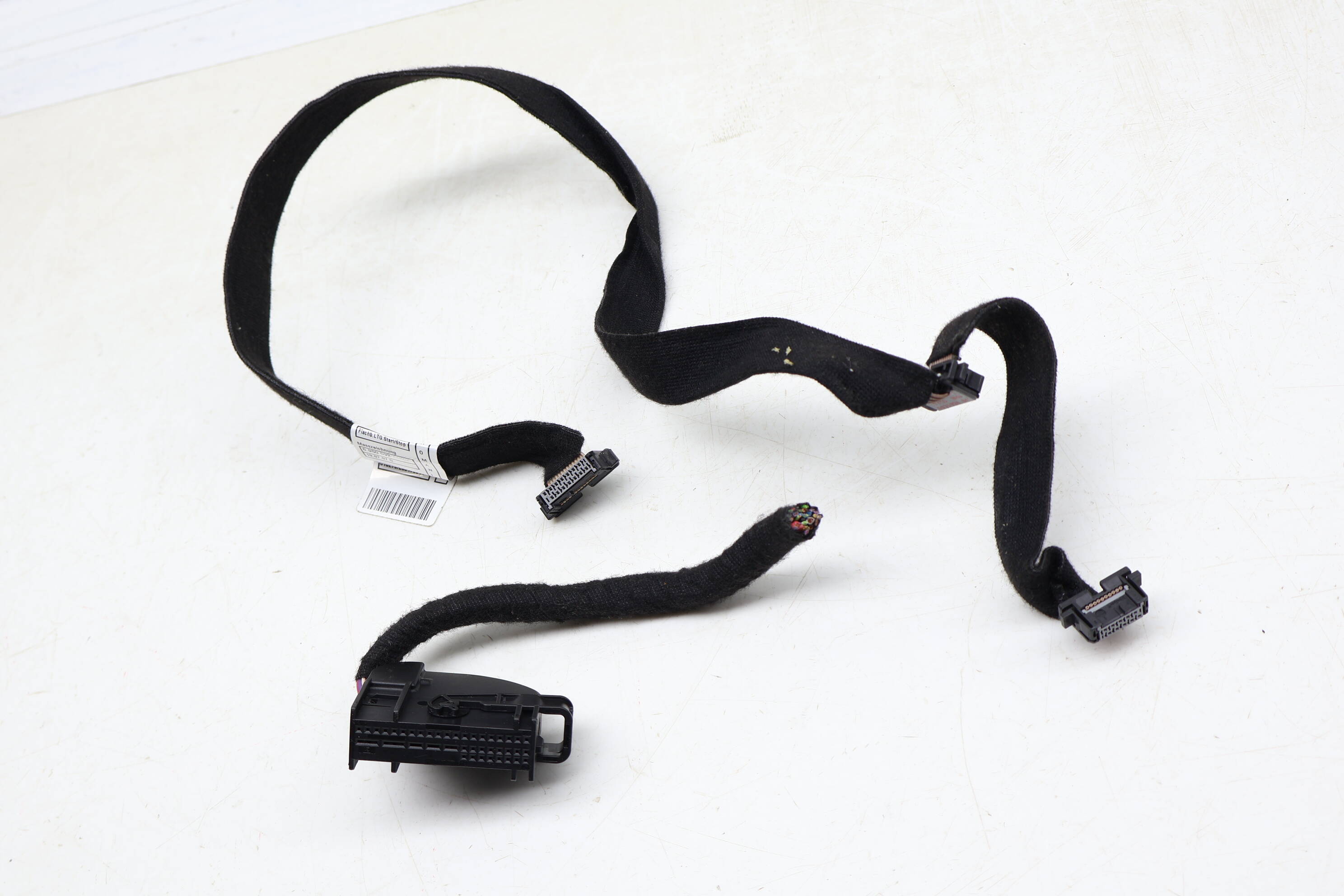 Cas Module Flat Cable / Wiring Connector 61126950093