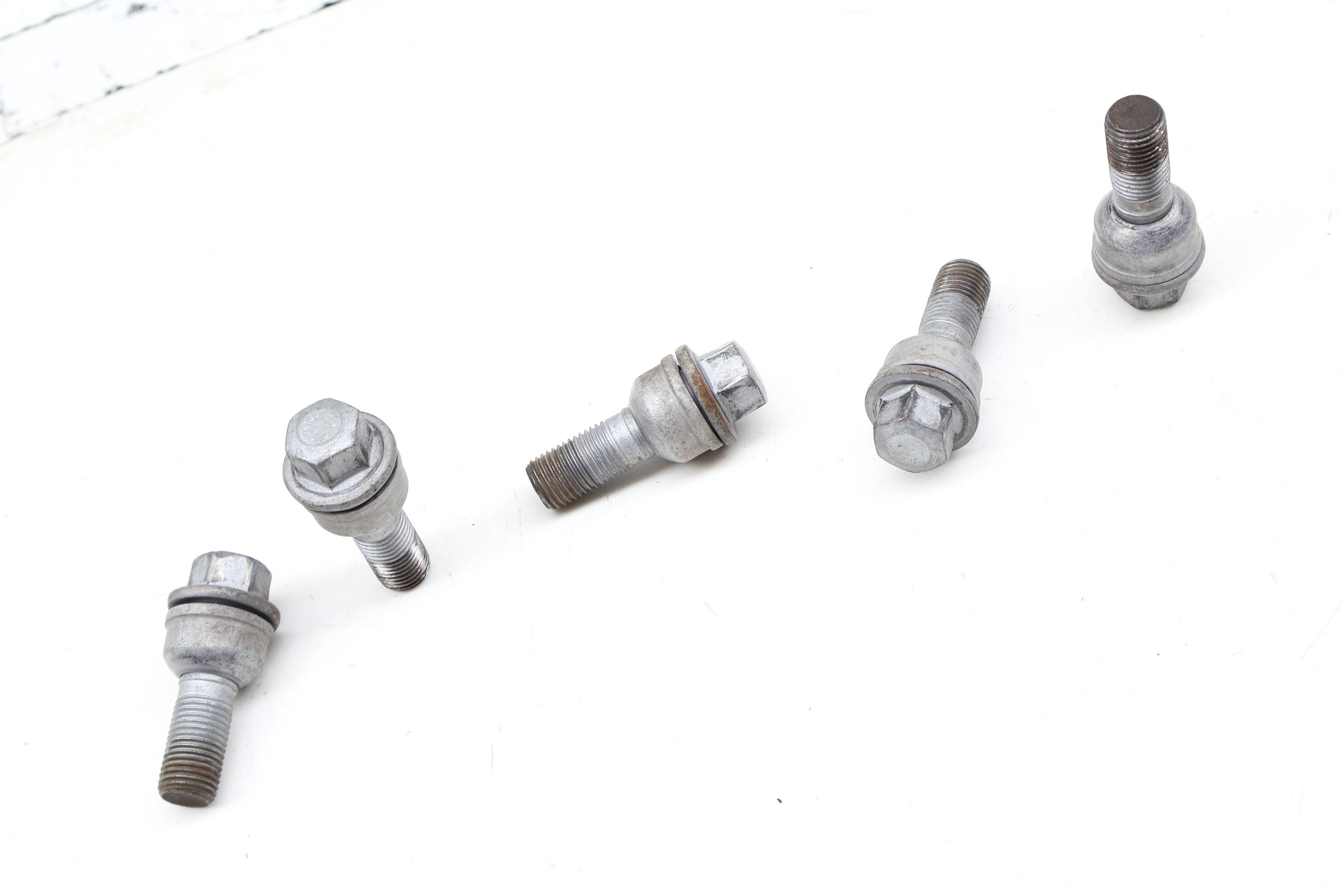 Wheel Bolt / Lug Nut Set (5) 8R0601295