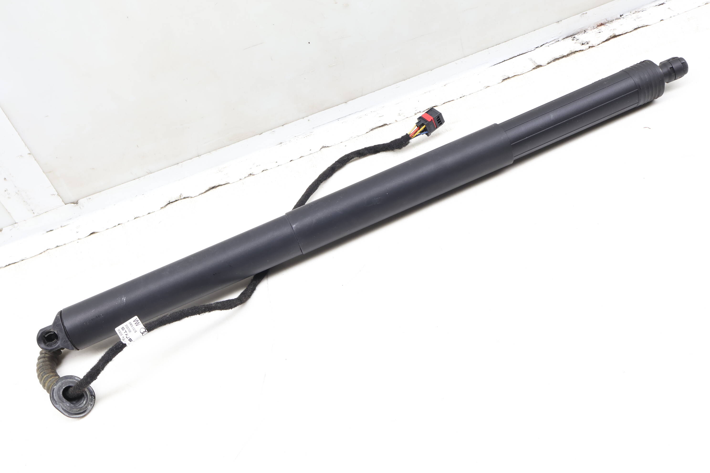 Trunk Hatch Strut / Shock 8W8827851A