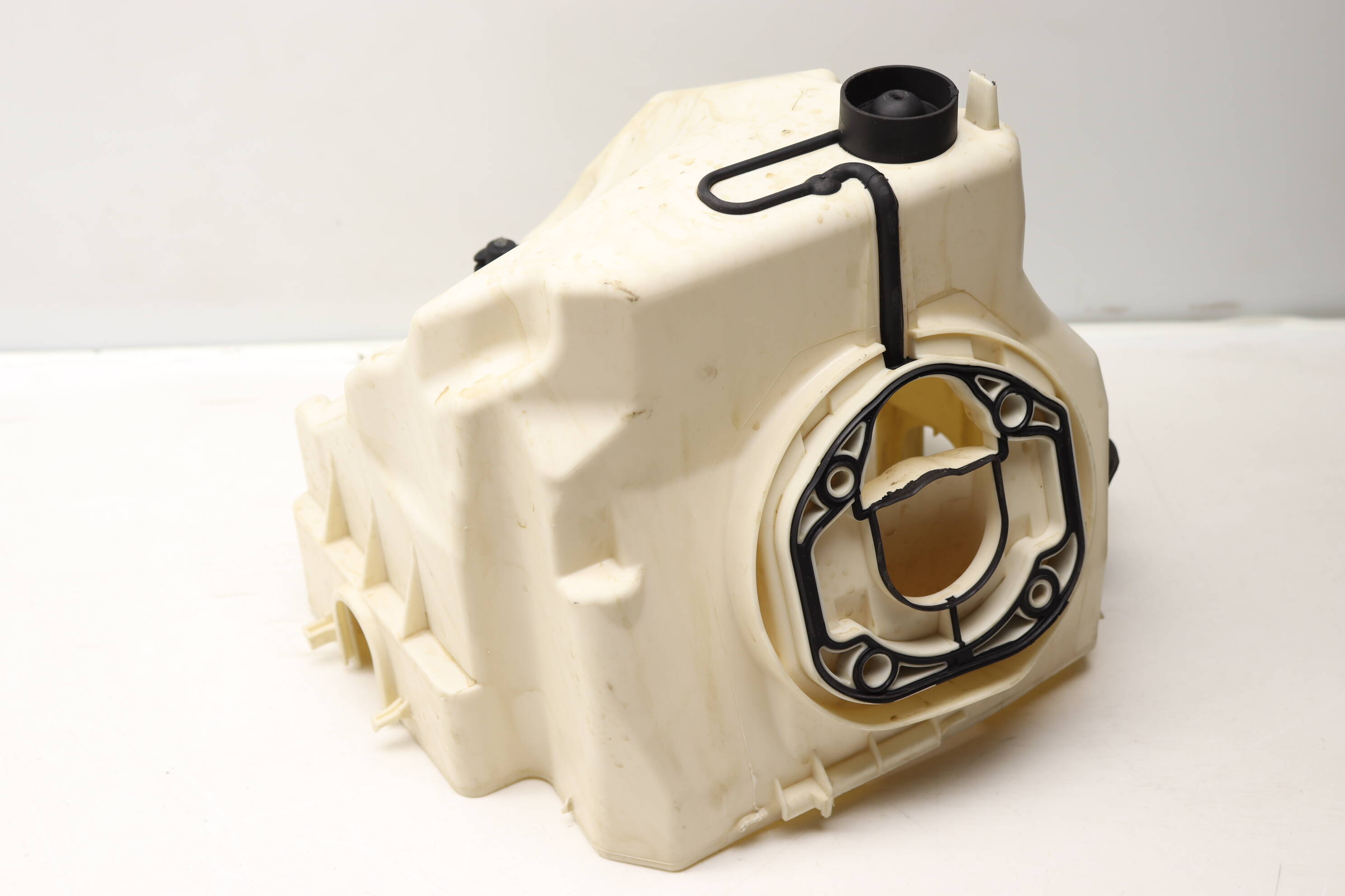 Dme / Ecu / Engine Module Housing (Lower) 12907584146