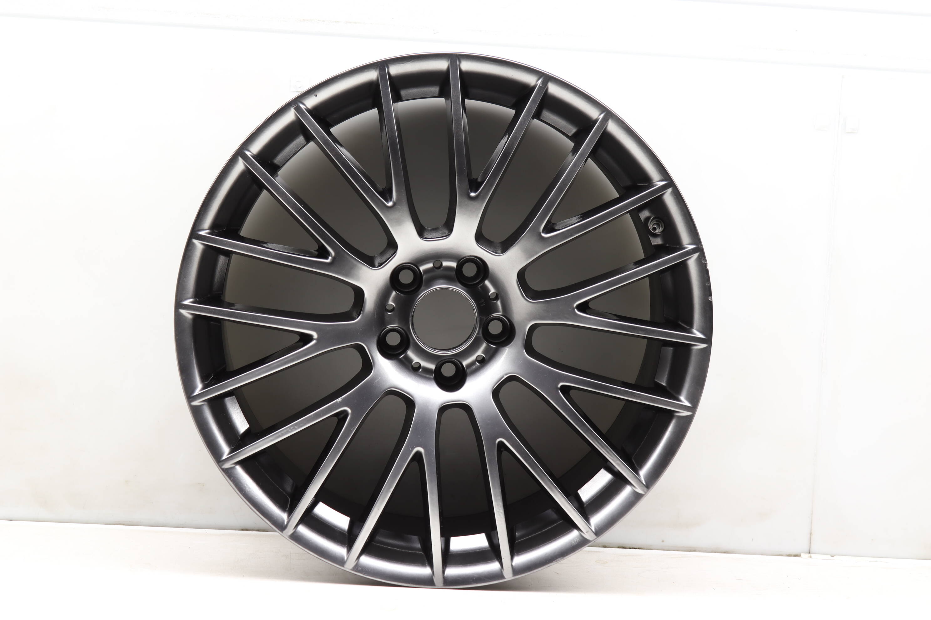 はむ 36116785499 - Genuine BMW Light Alloy Rim 10Jx20 Et40