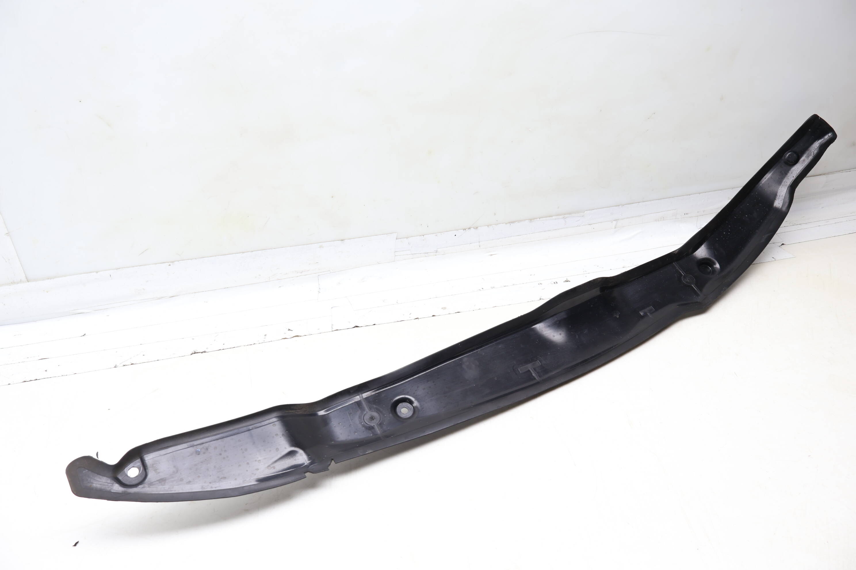 Inner Fender End Plate / Cover 3CN821112B