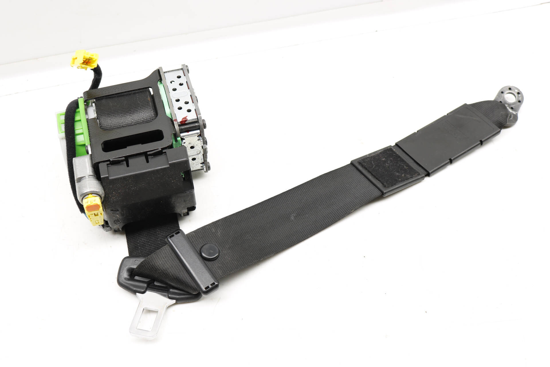 Convertible Seat Belt / Retractor 8J7857705L