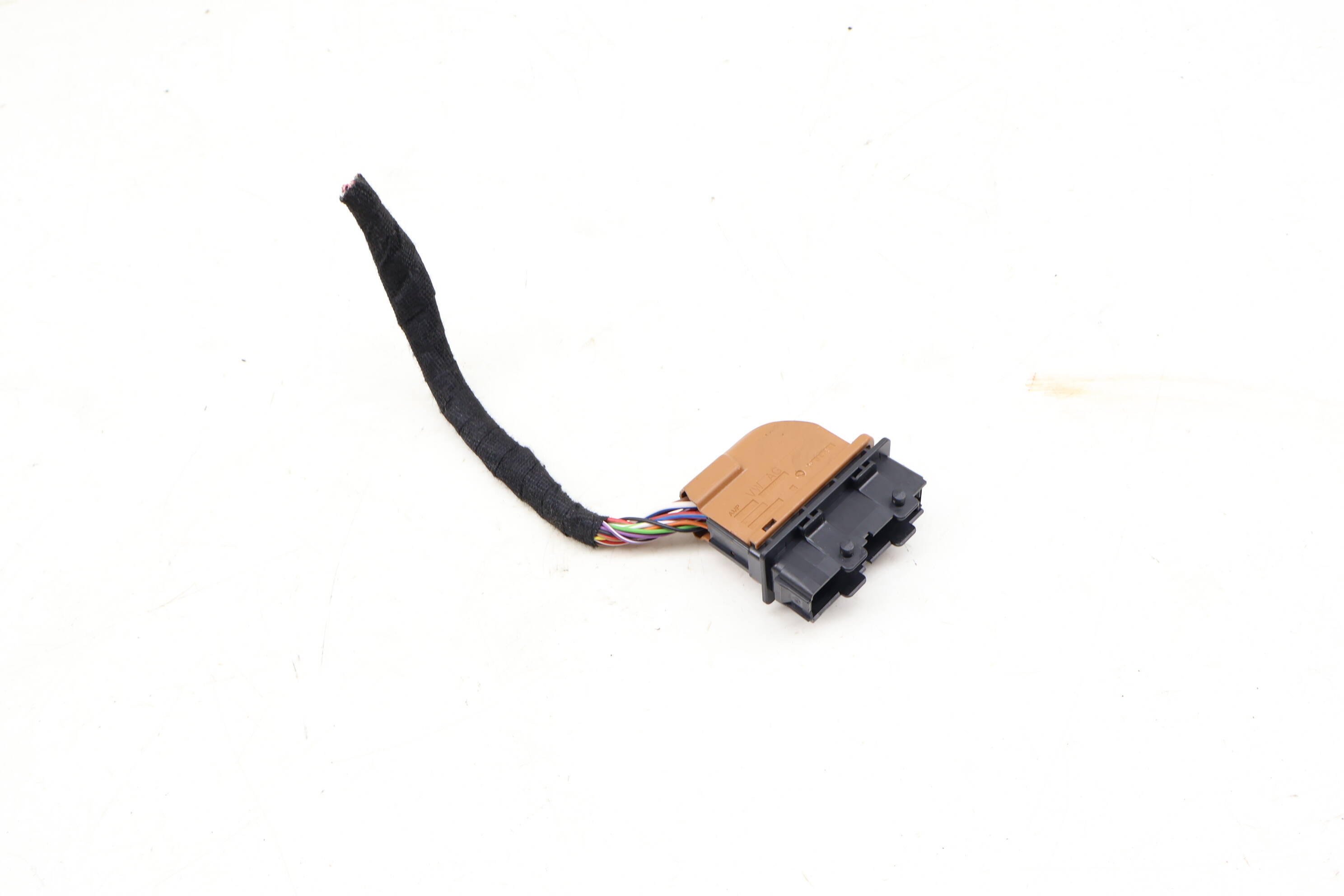 Door Wiring Harness Connector / Pigtail (19-Pin) 8R0972701