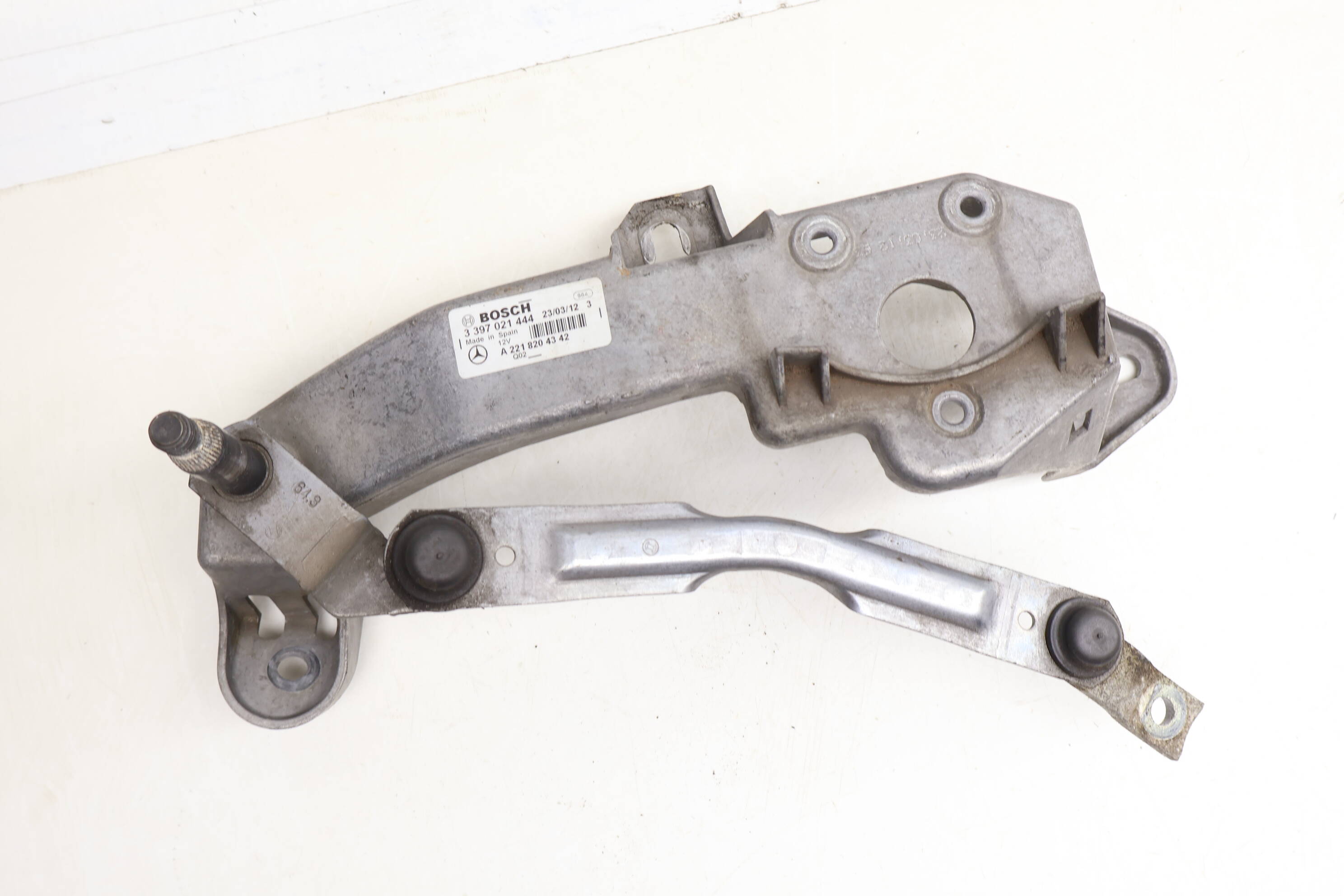 Windshield Wiper Motor Transmission / Bracket 2218204342