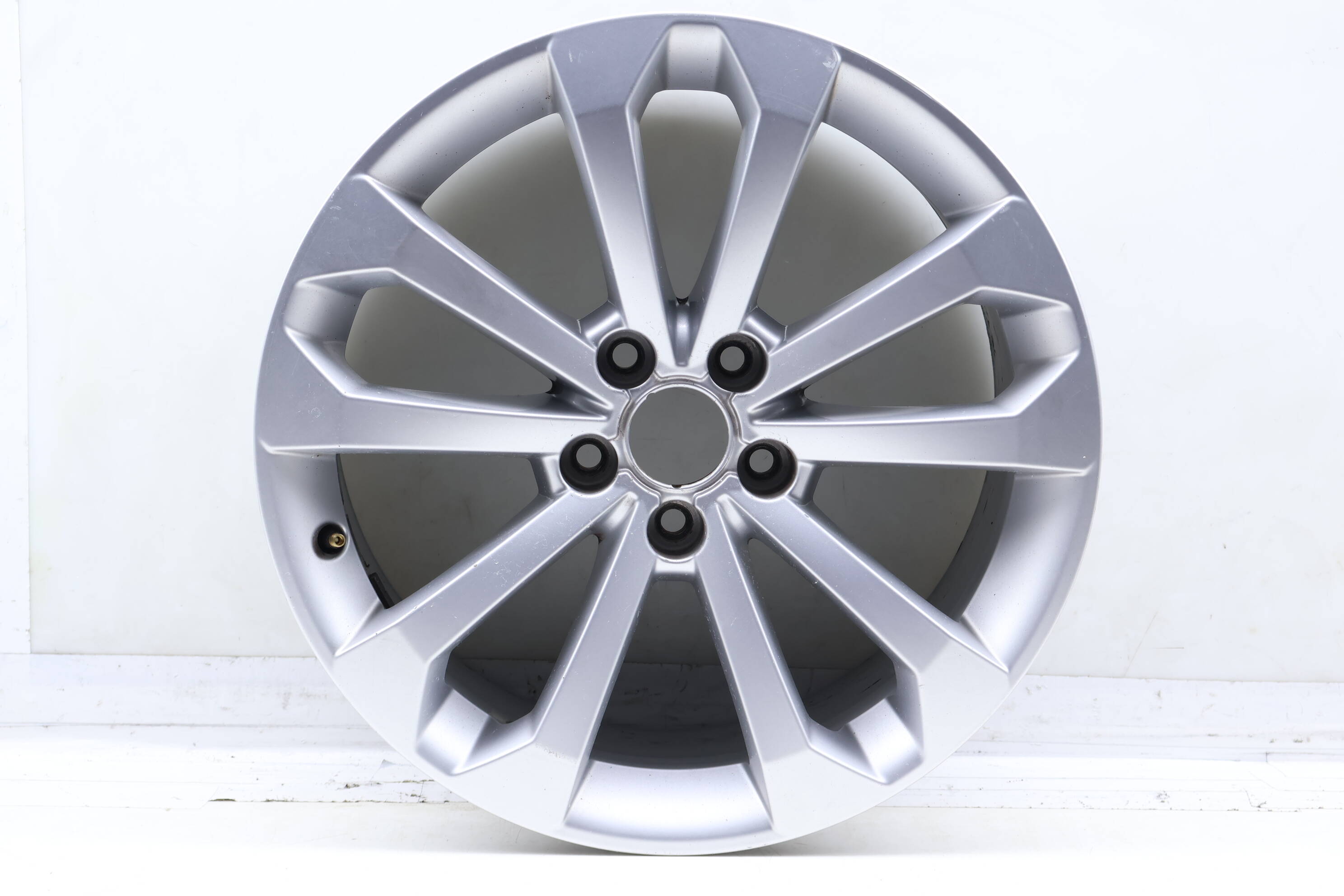 18" Inch Alloy Rim / Wheel (5 Double Spoke) 8R0601025BM