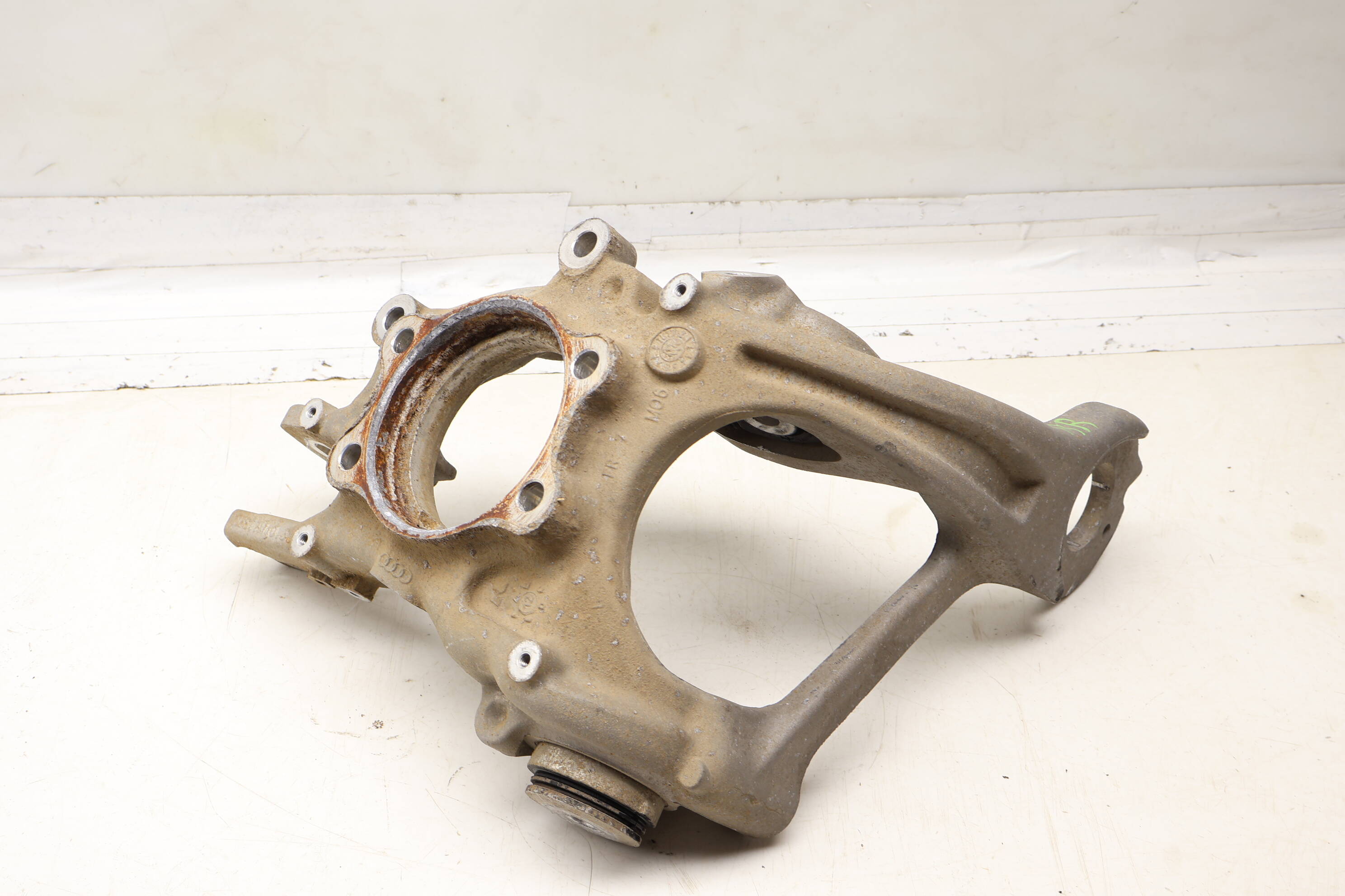 Spindle Knuckle / Wheel Bearing Housing 8R0505436C