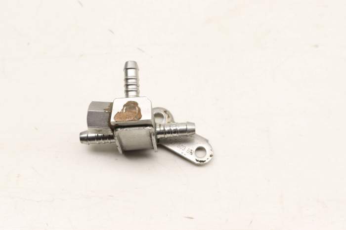 Fuel Line Distribution Block 079127503BB main product photo