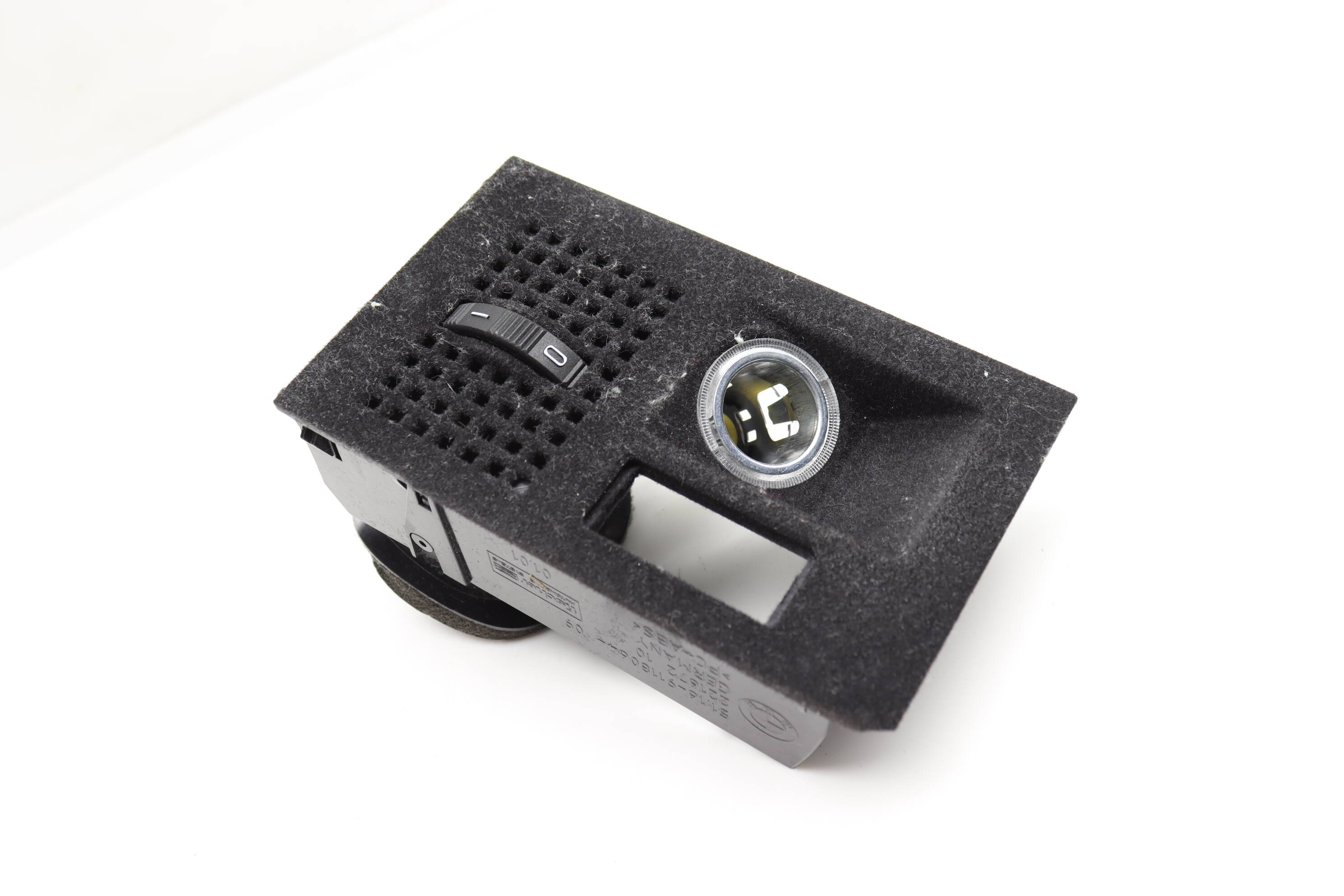 Center Console Power Outlet / Vent 51169118064