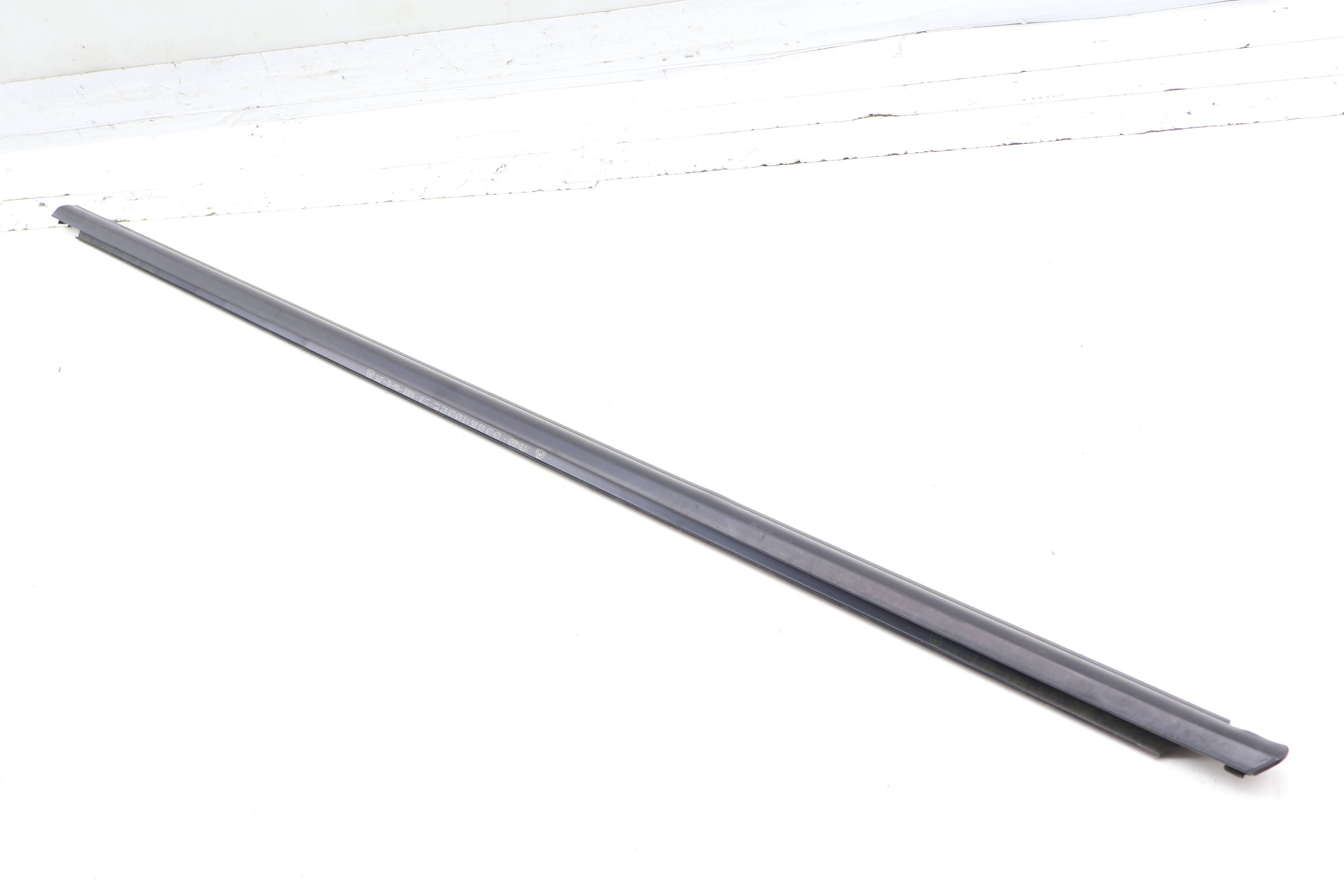 Outer Door Window Slot Seal / Trim 5G6839477D
