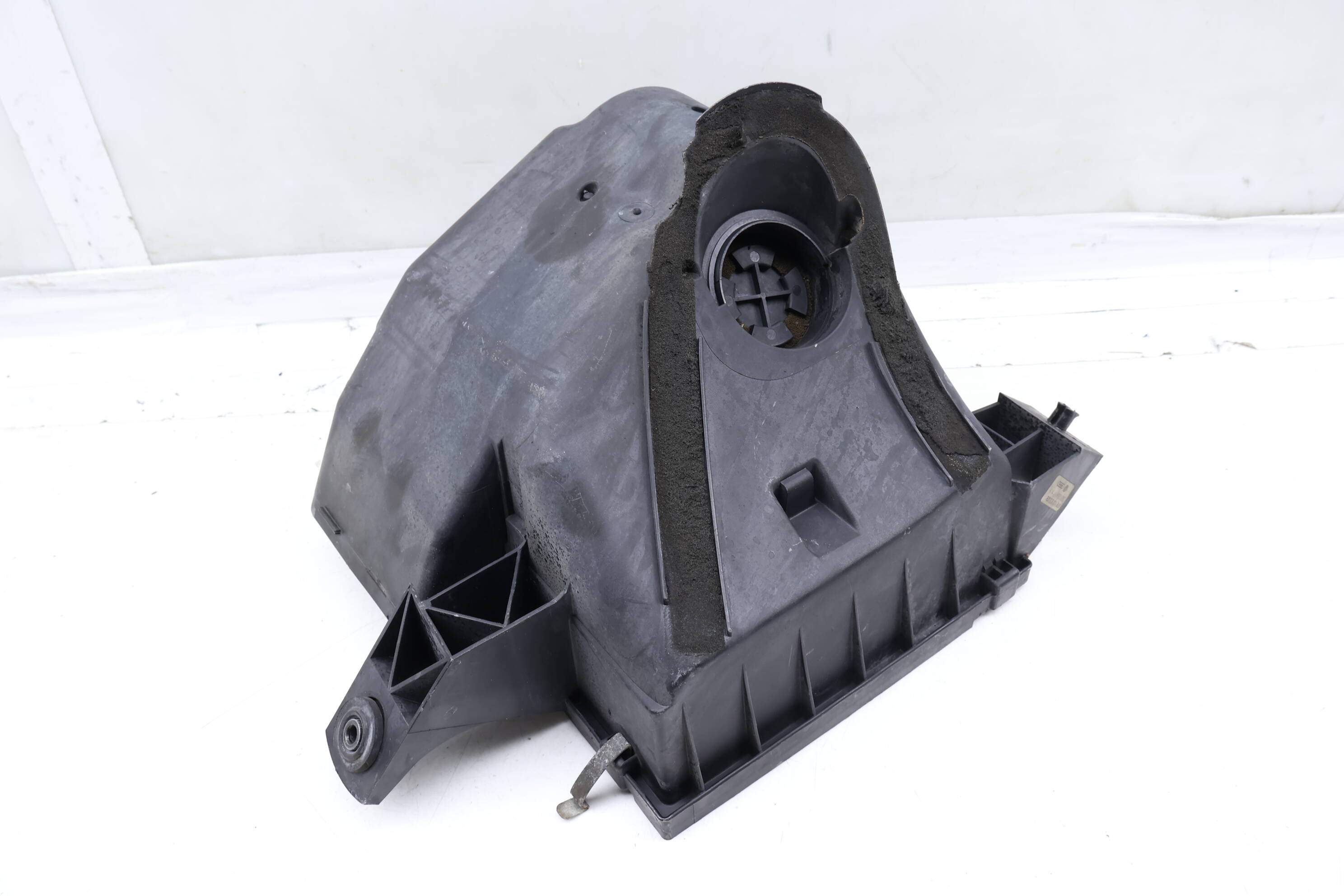 Air Cleaner Filter Box / Housing - Lower Half 078133837BG