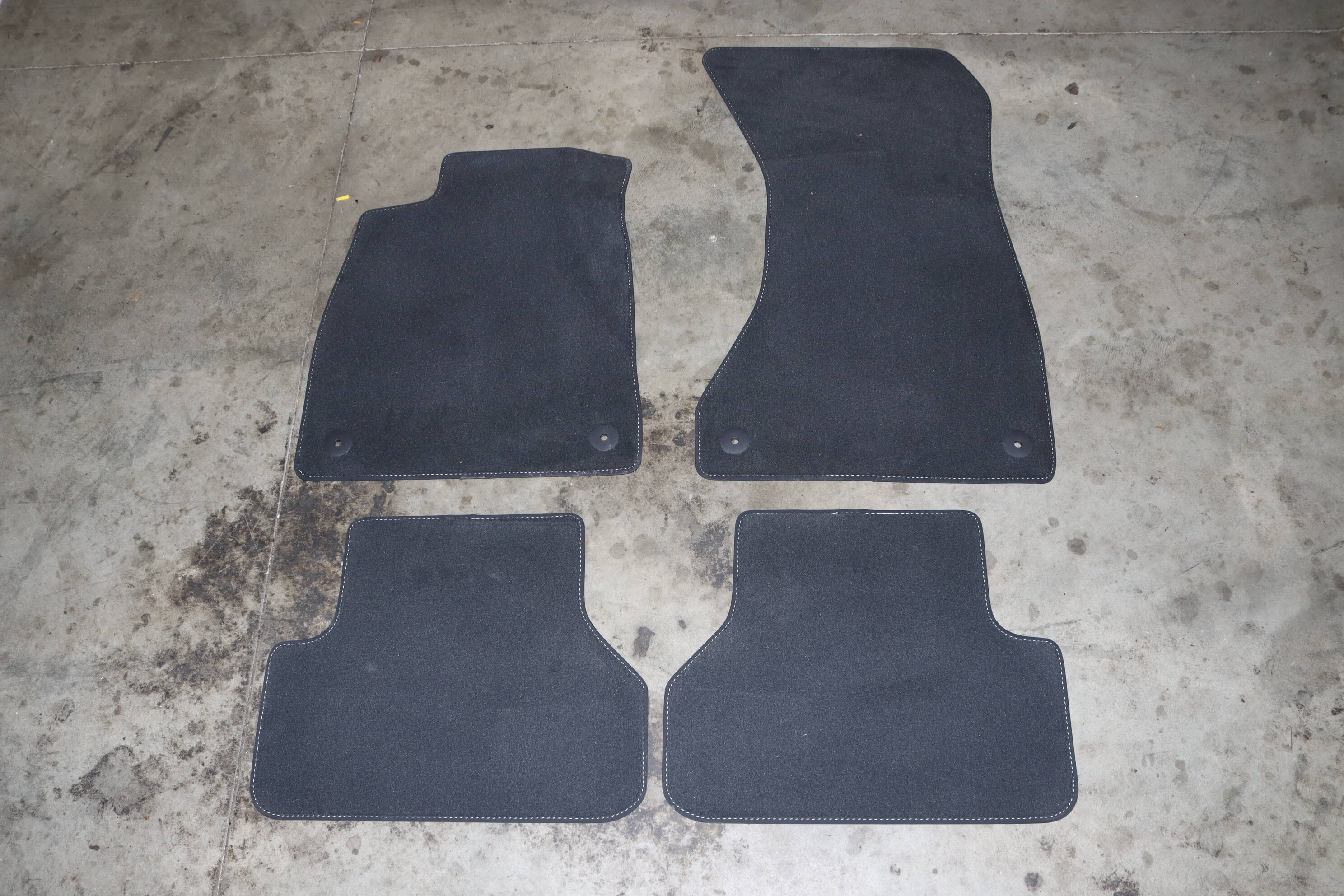 Carpet Floor Mat Set 8W1863691B