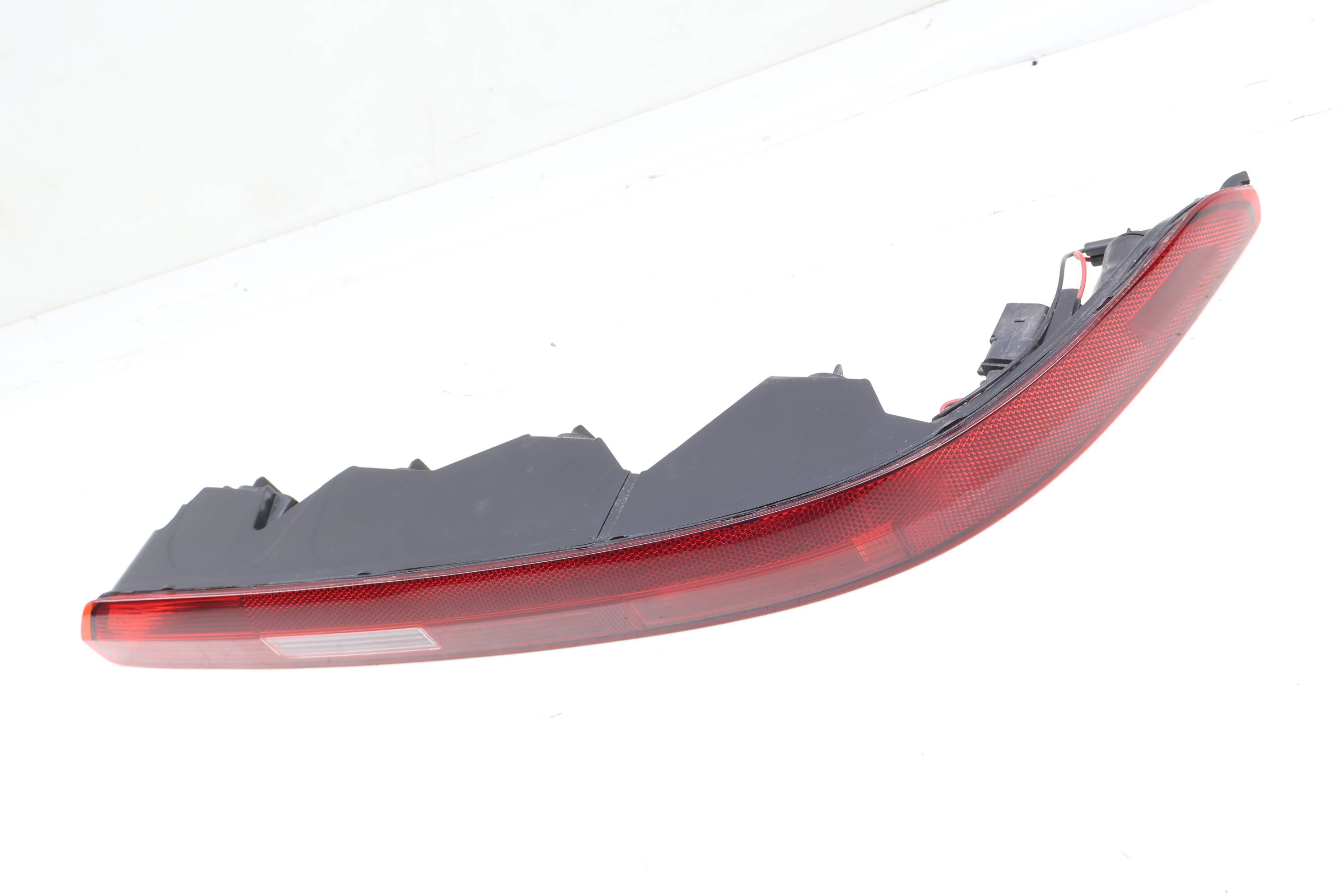 Led Bumper Tail Light / Lamp (Lower) 4M0945096A