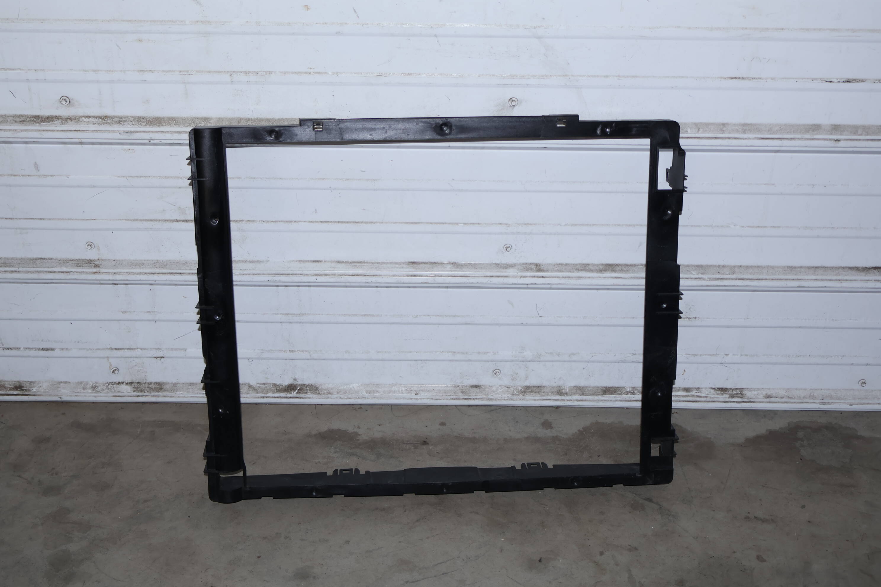 Radiator Air Guide / Shroud 1EA121281E