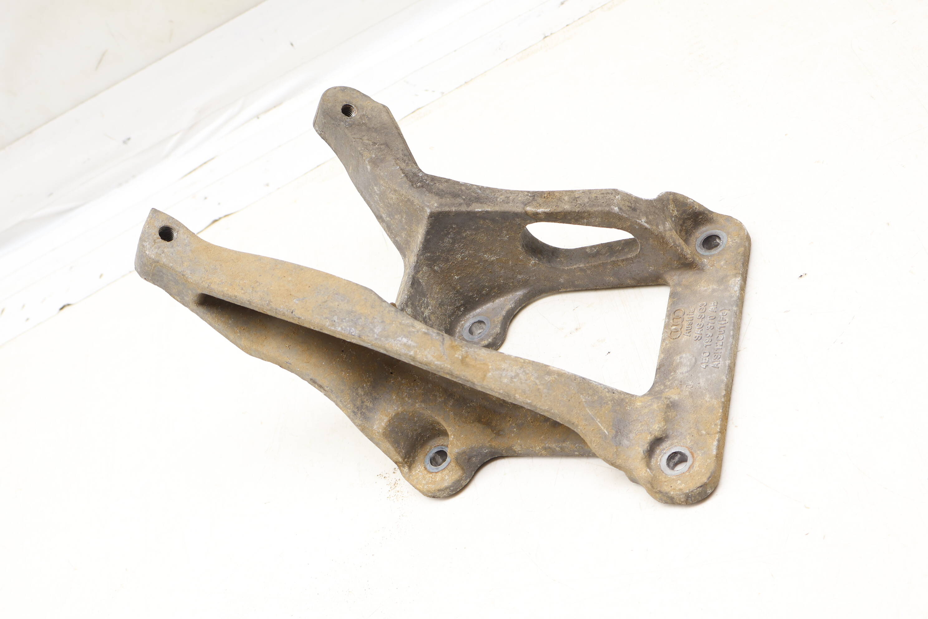 Engine / Motor Mount Bracket 4E0199370AB