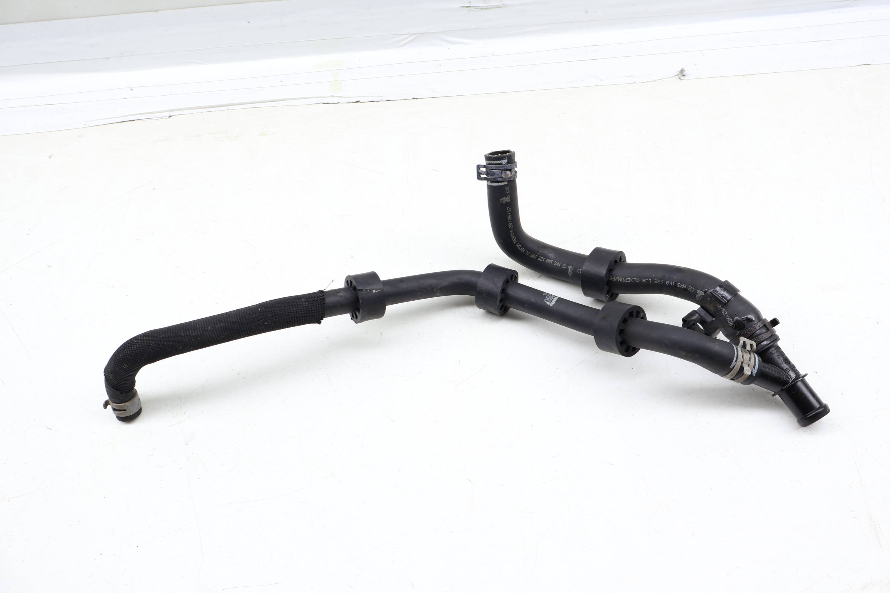 Coolant Reservoir Hose / Line 1K0122109CL