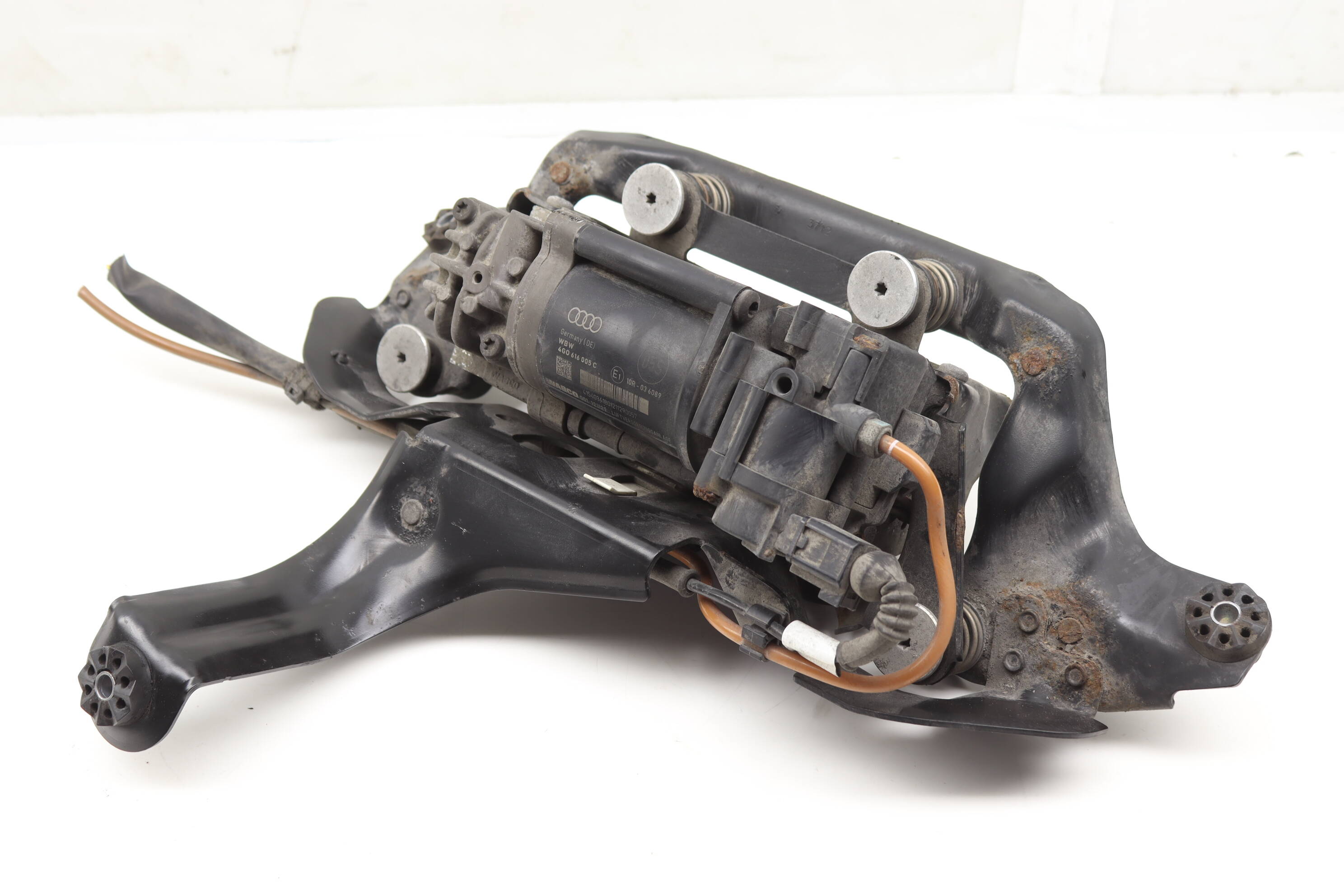 Air Suspension Compressor / Pump 4G0616005C