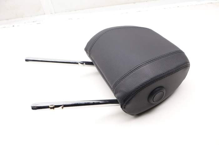 Seat Headrest / Head Rest (Outer) LR106666 main product photo
