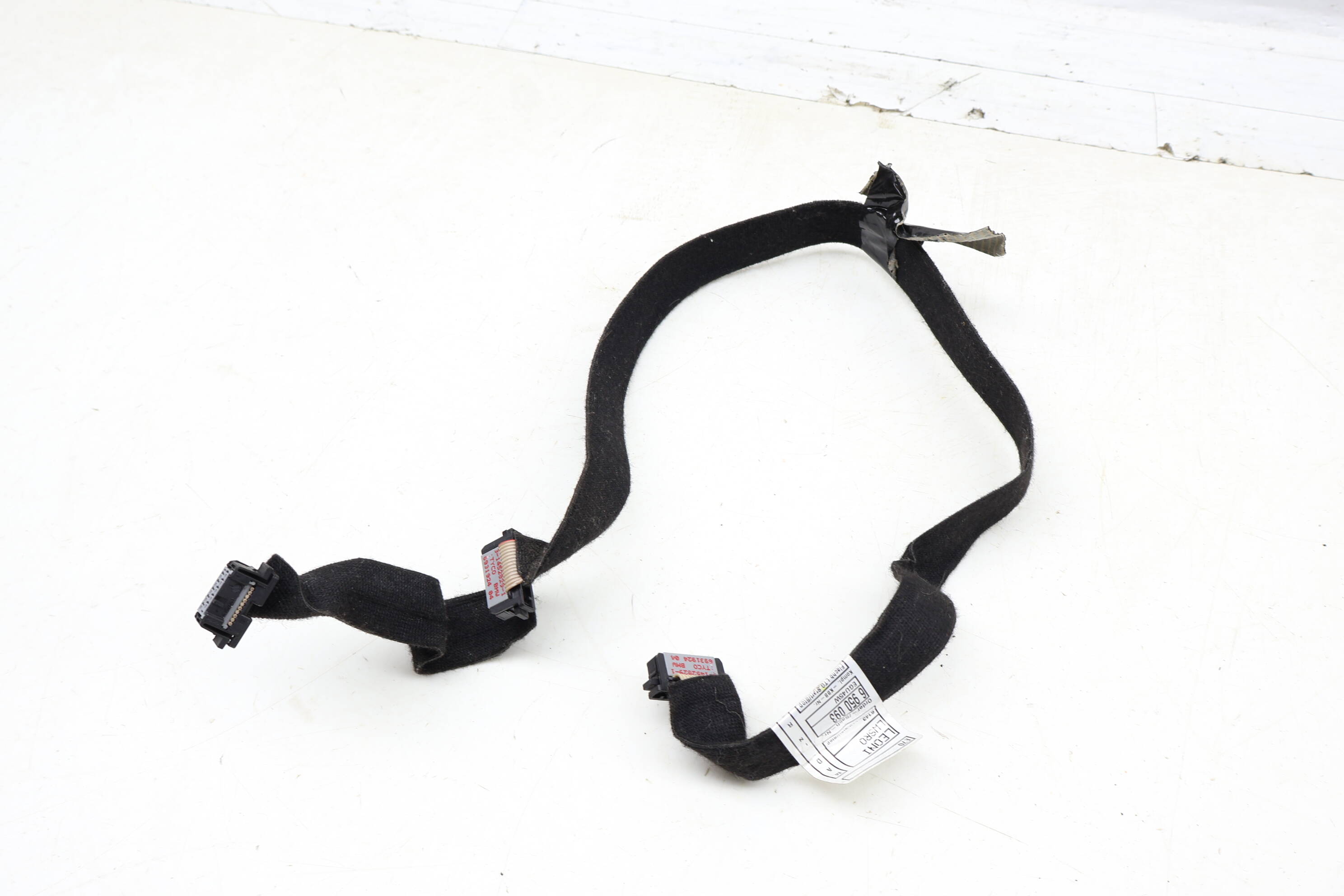 Cas Module Flat Cable / Wiring Connector 61126950093