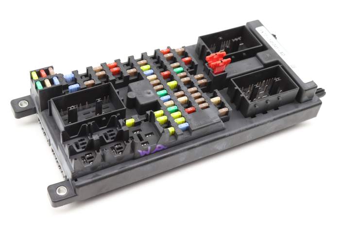 Relay / Fuse Box FK7214F041AD main product photo