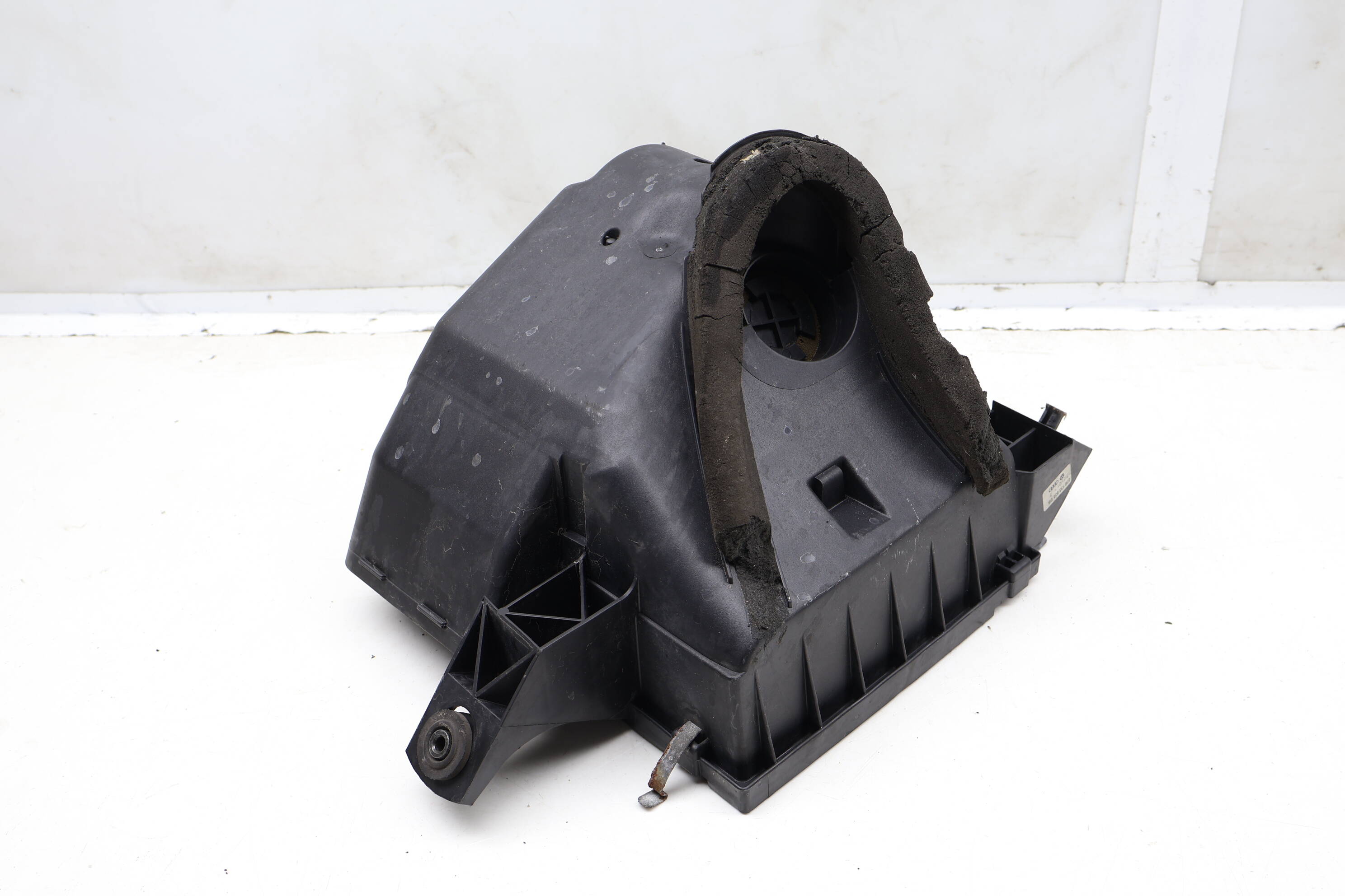 Air Cleaner Filter Box / Housing - Lower Half 078133835DB