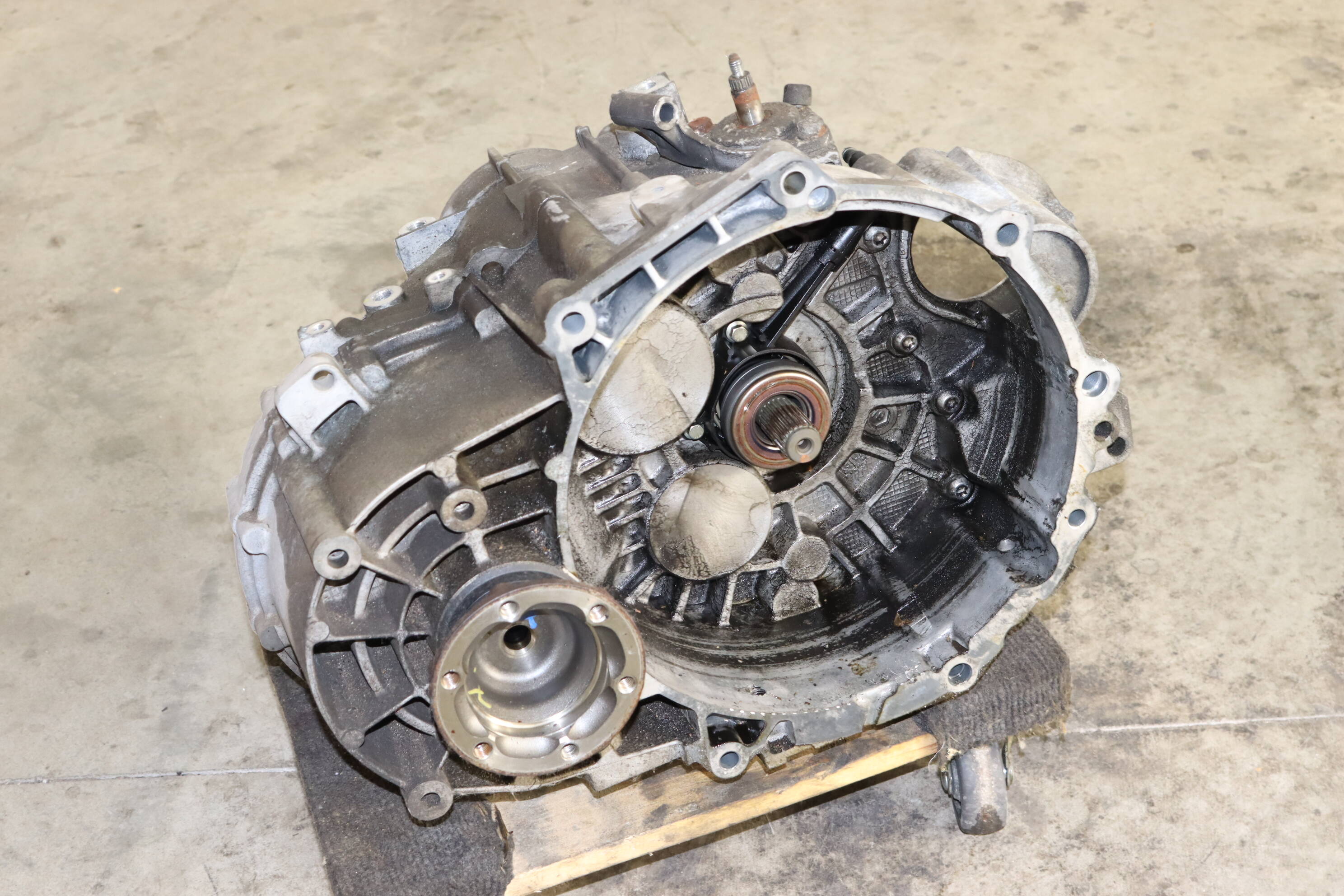 VW 6-Speed Manual Fwd Transmission 02Q300041S