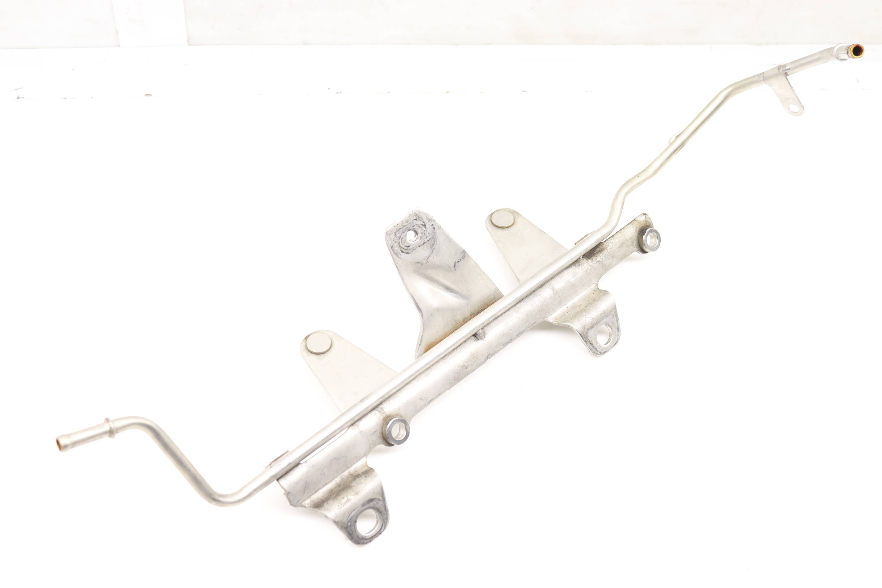 Turbo Coolant Pipe / Retainer 06F145383N