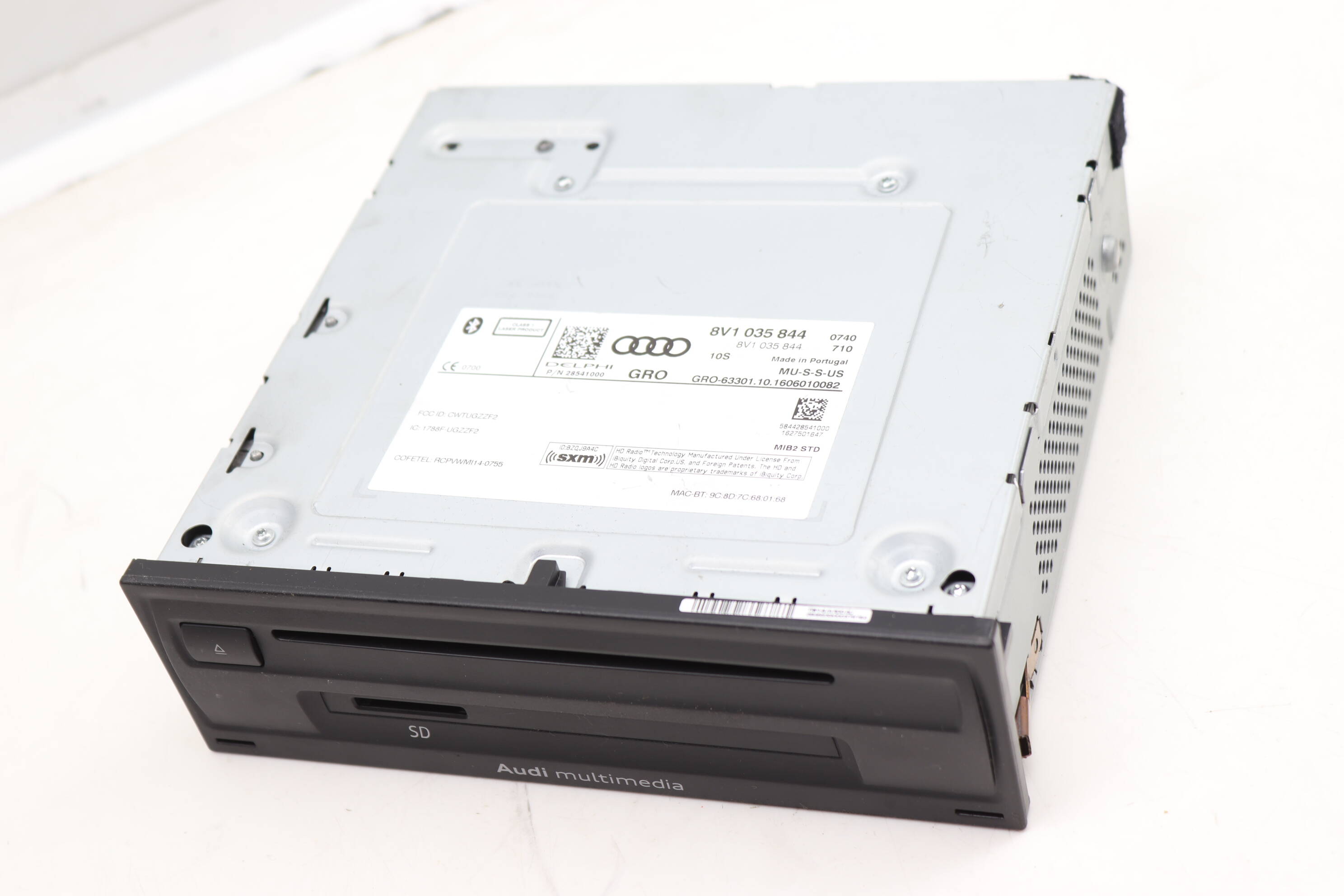 Audi ページ Audi Radio Receiver / Sd / Cd Player 8V1035844