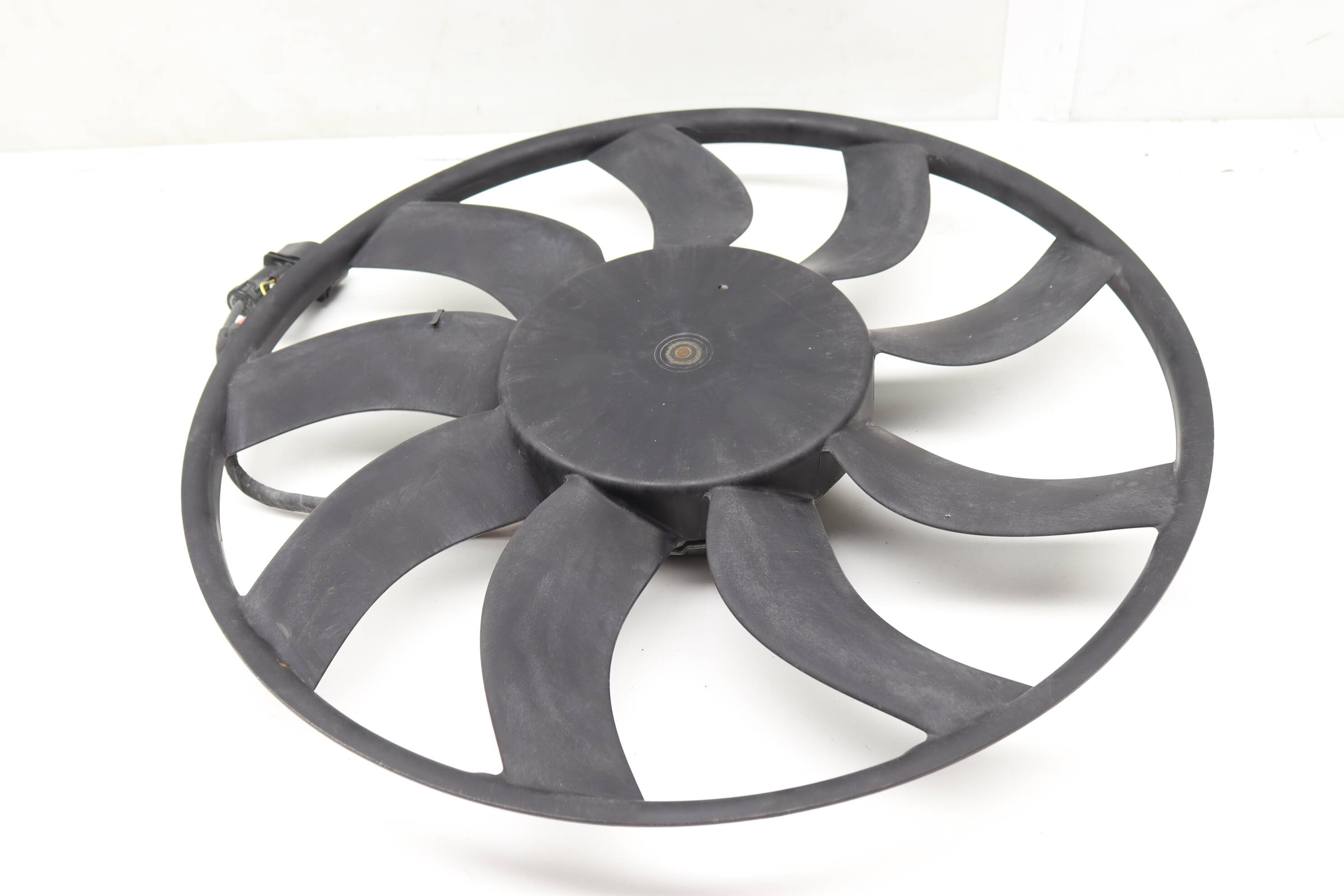 Electric Cooling Fan 7P0121203D 95810606111