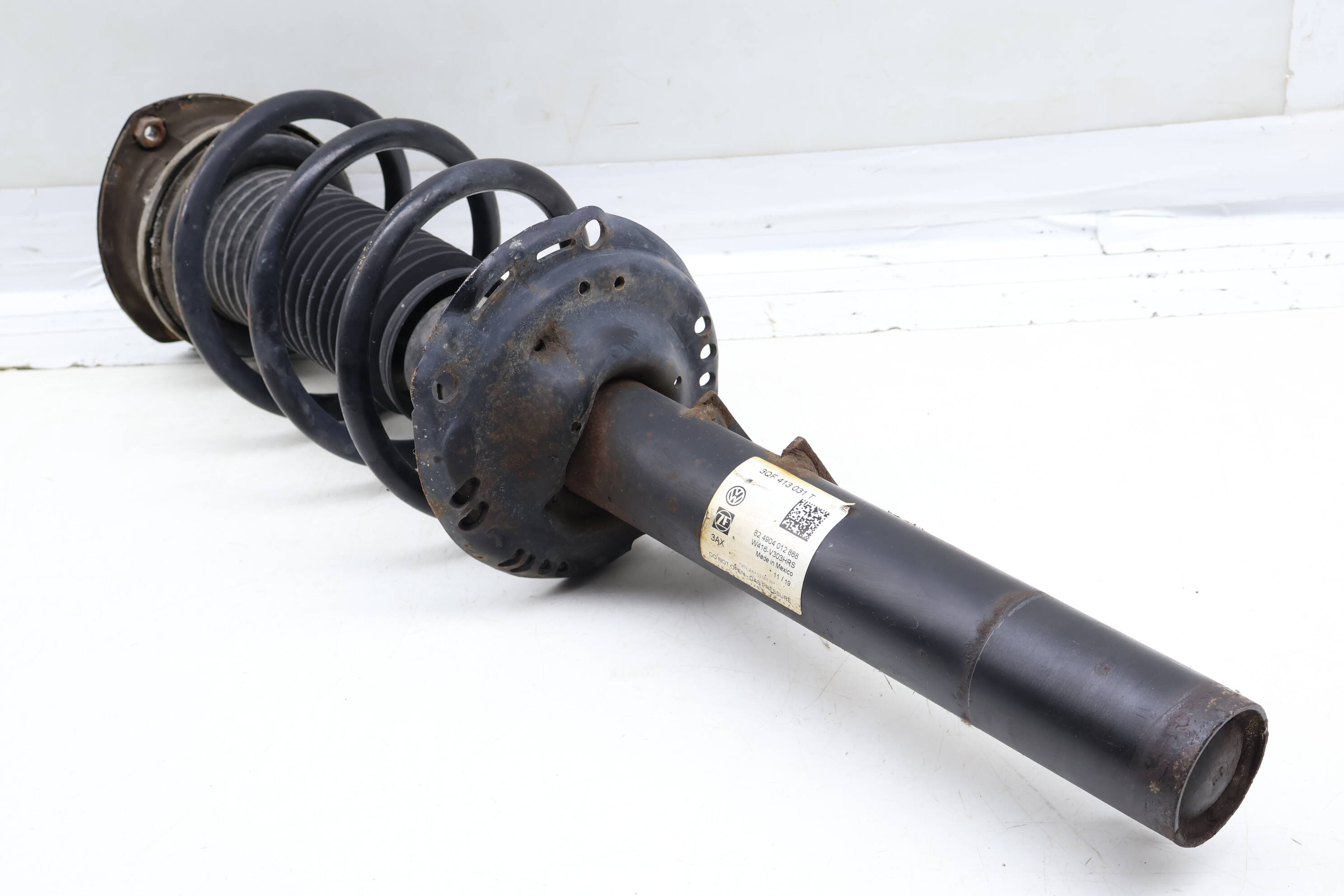Strut / Shock Absorber Assembly 3QF413031T