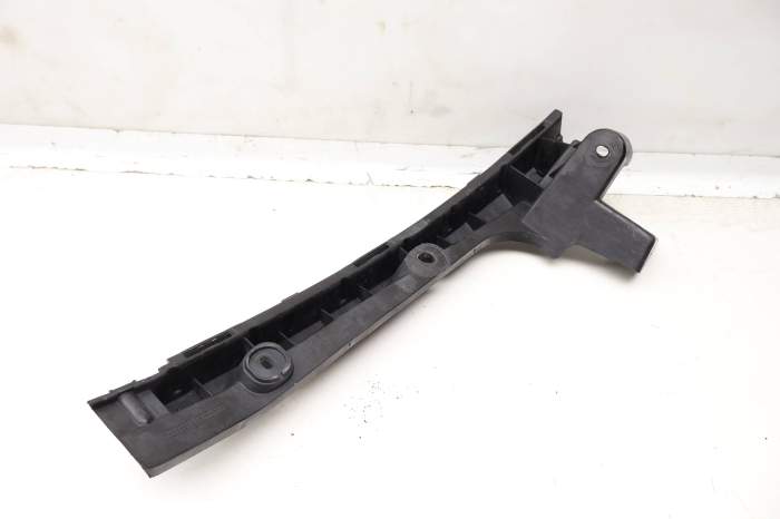 Bumper Guide / Bracket 8J0807483 main product photo