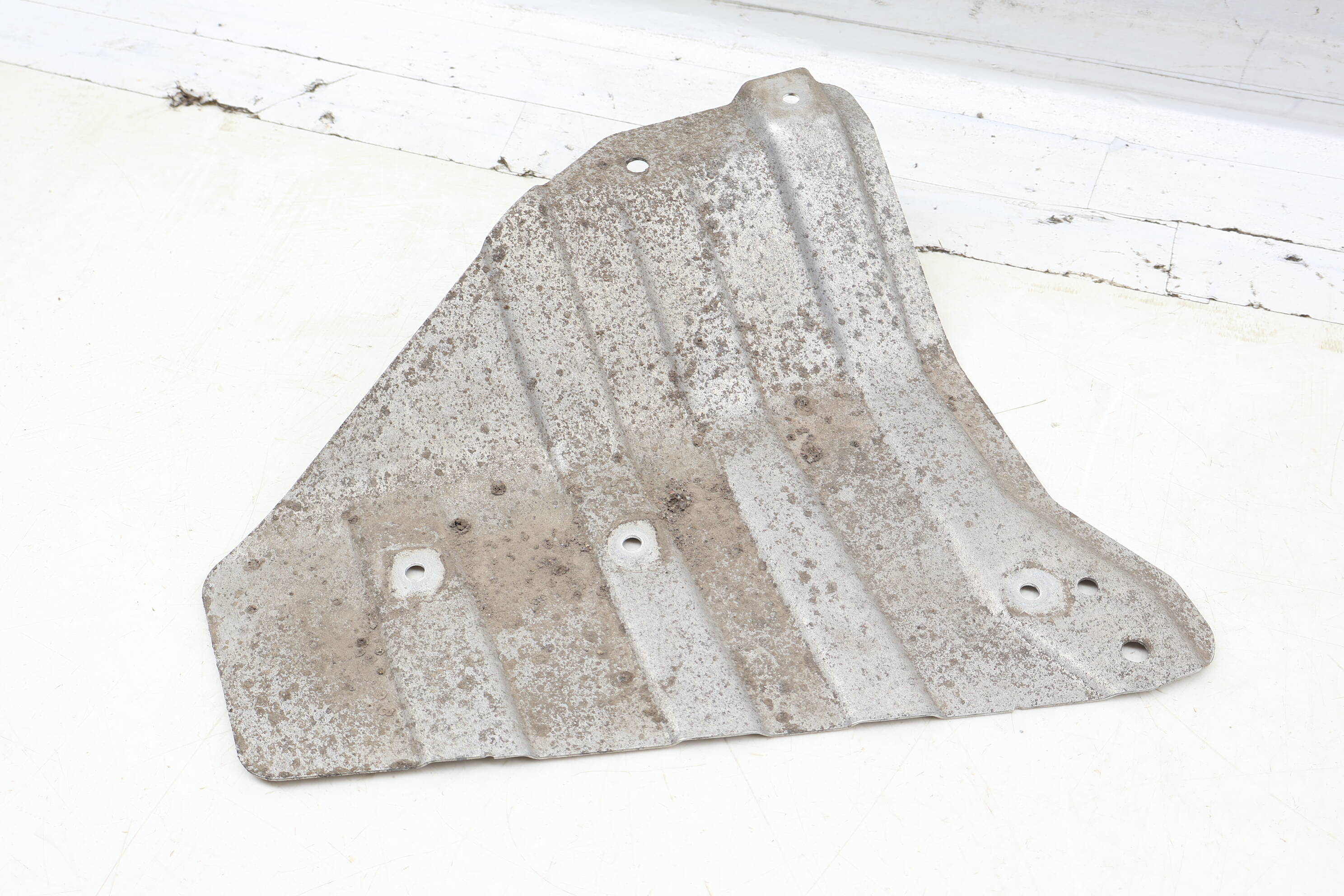 Evap Canister Protective Heat Shield / Protection Plate 4M4201782A