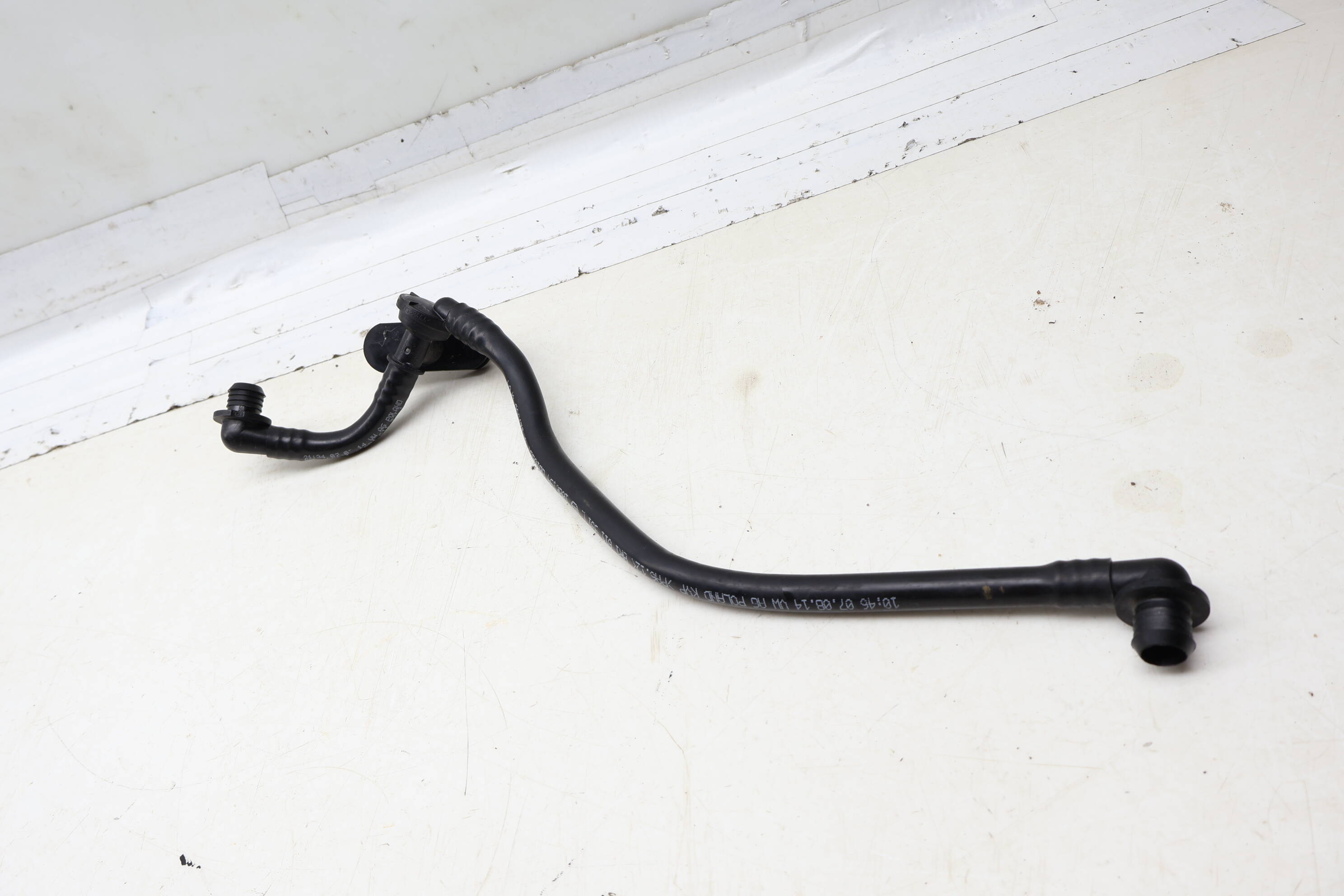 Brake Booster Vacuum Hose / Line 8R1611931L