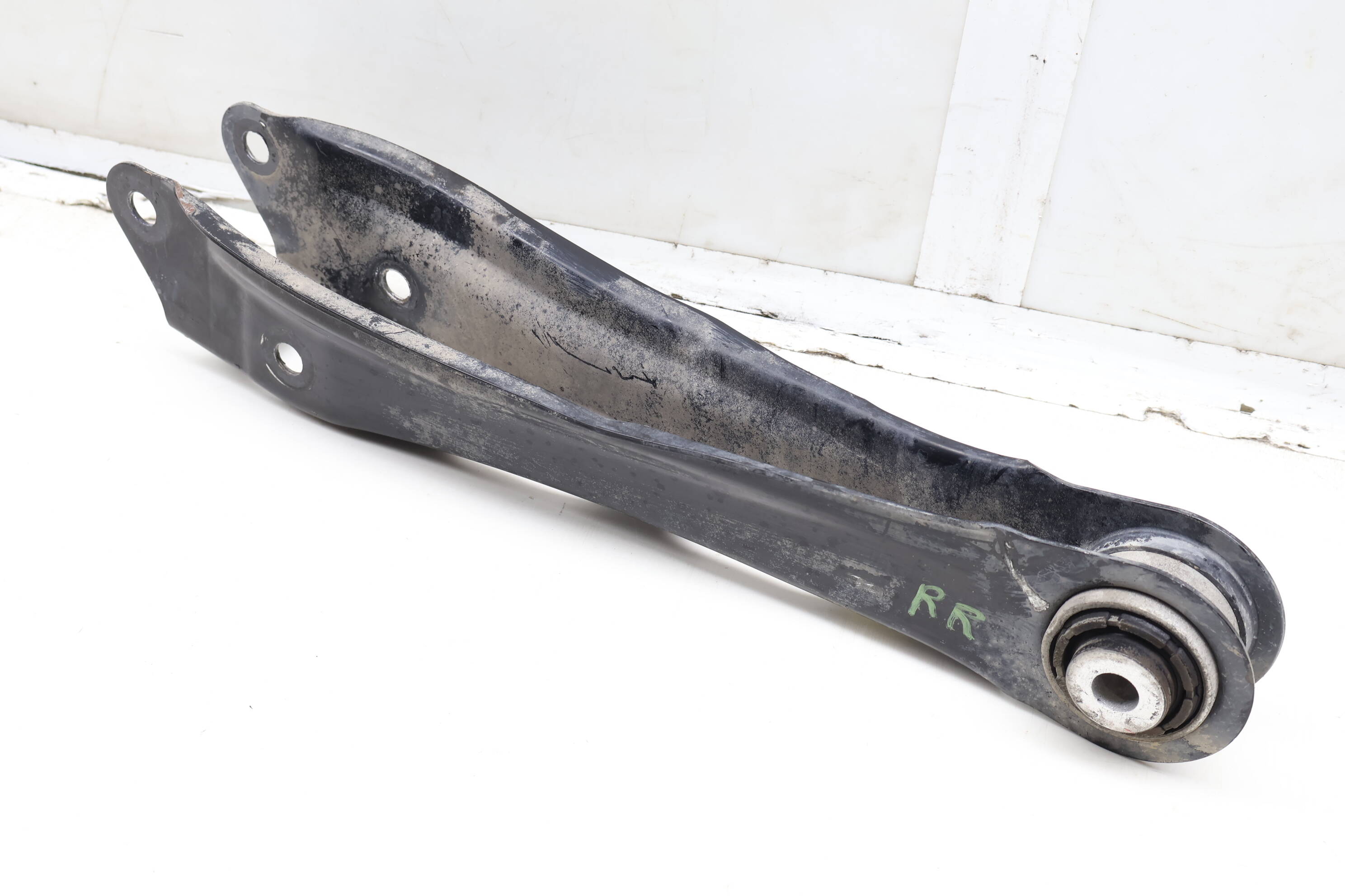 Lower Control Arm 33306871020